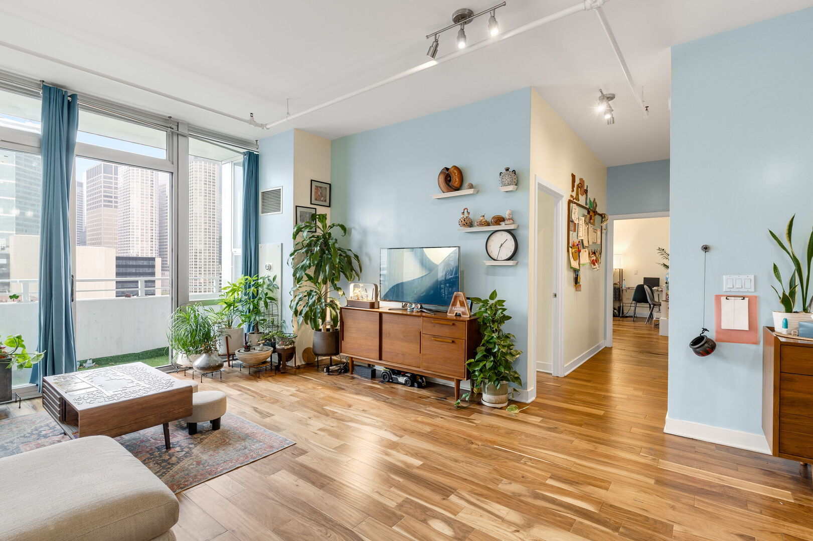 737 W Washington Boulevard Unit: 1204