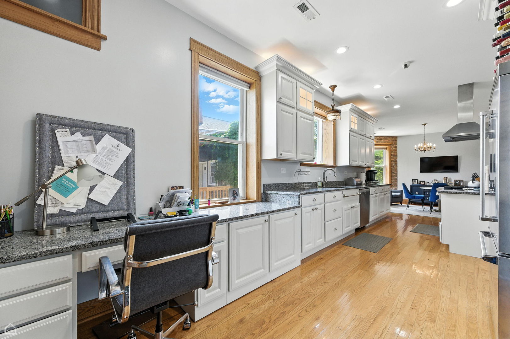 3114 W Palmer Boulevard