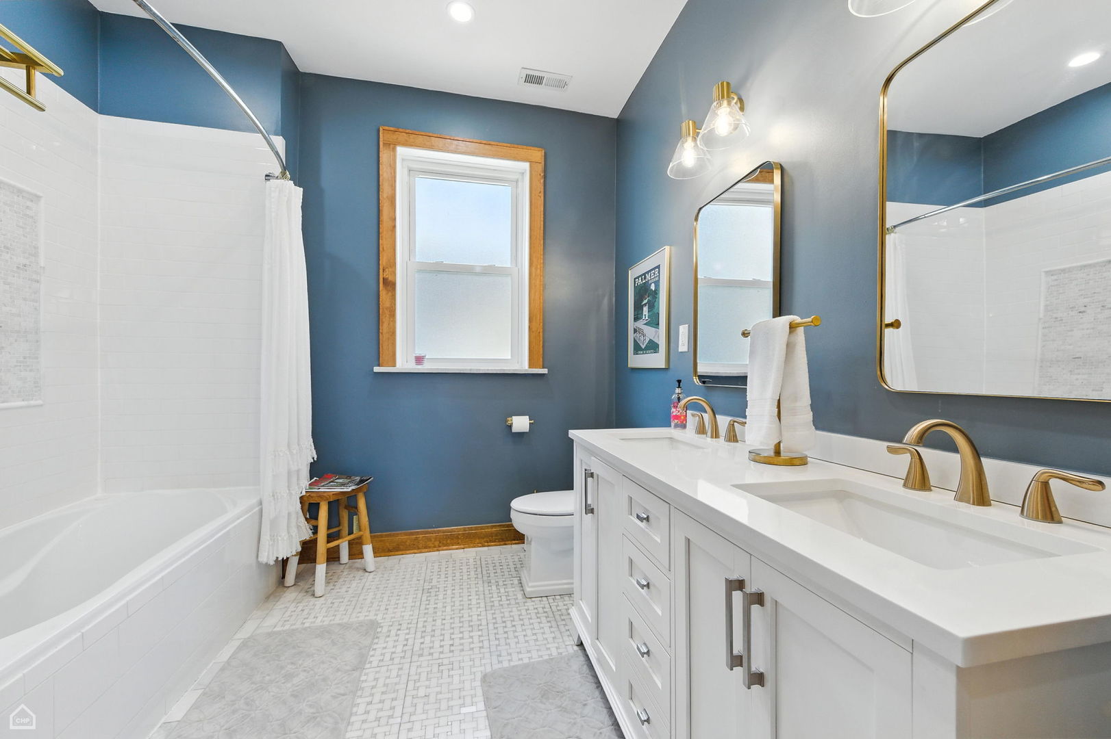 3114 W Palmer Boulevard