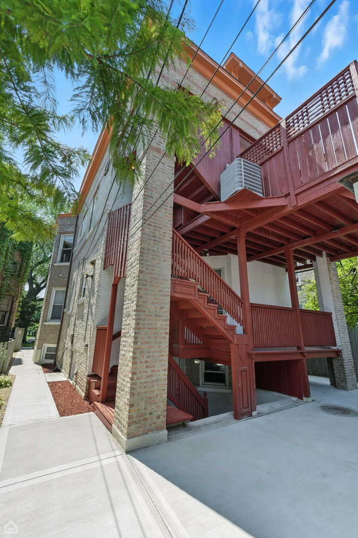 3114 W Palmer Boulevard