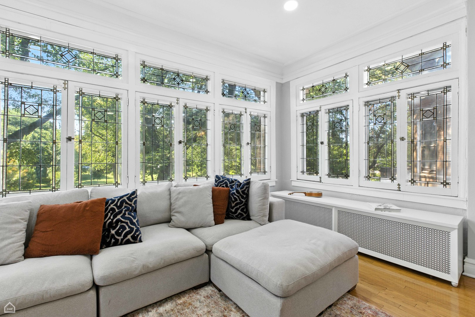 3114 W Palmer Boulevard