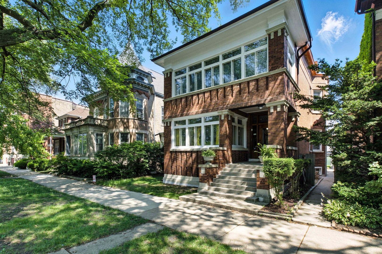 3114 W Palmer Boulevard