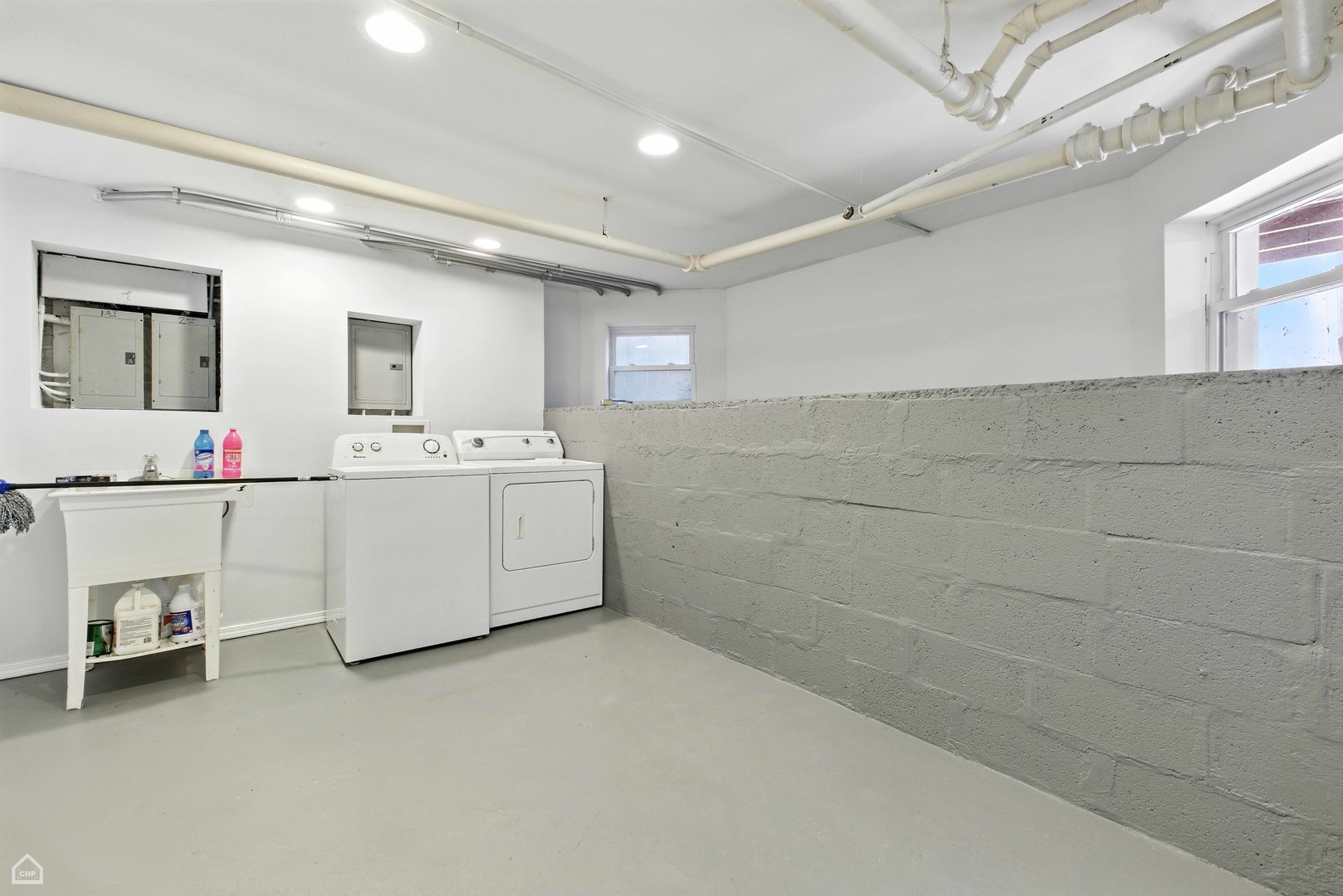 3114 W Palmer Boulevard