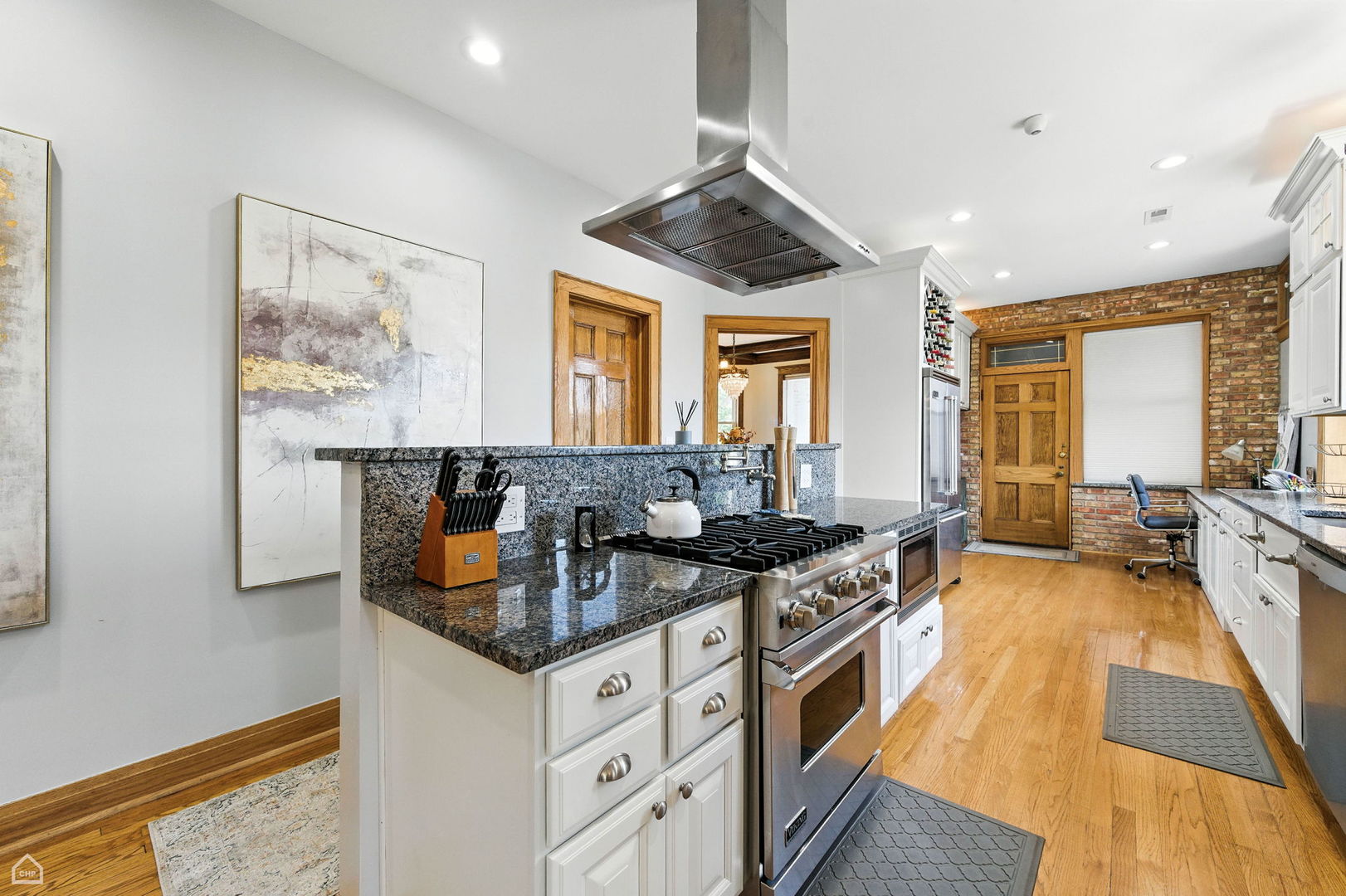 3114 W Palmer Boulevard