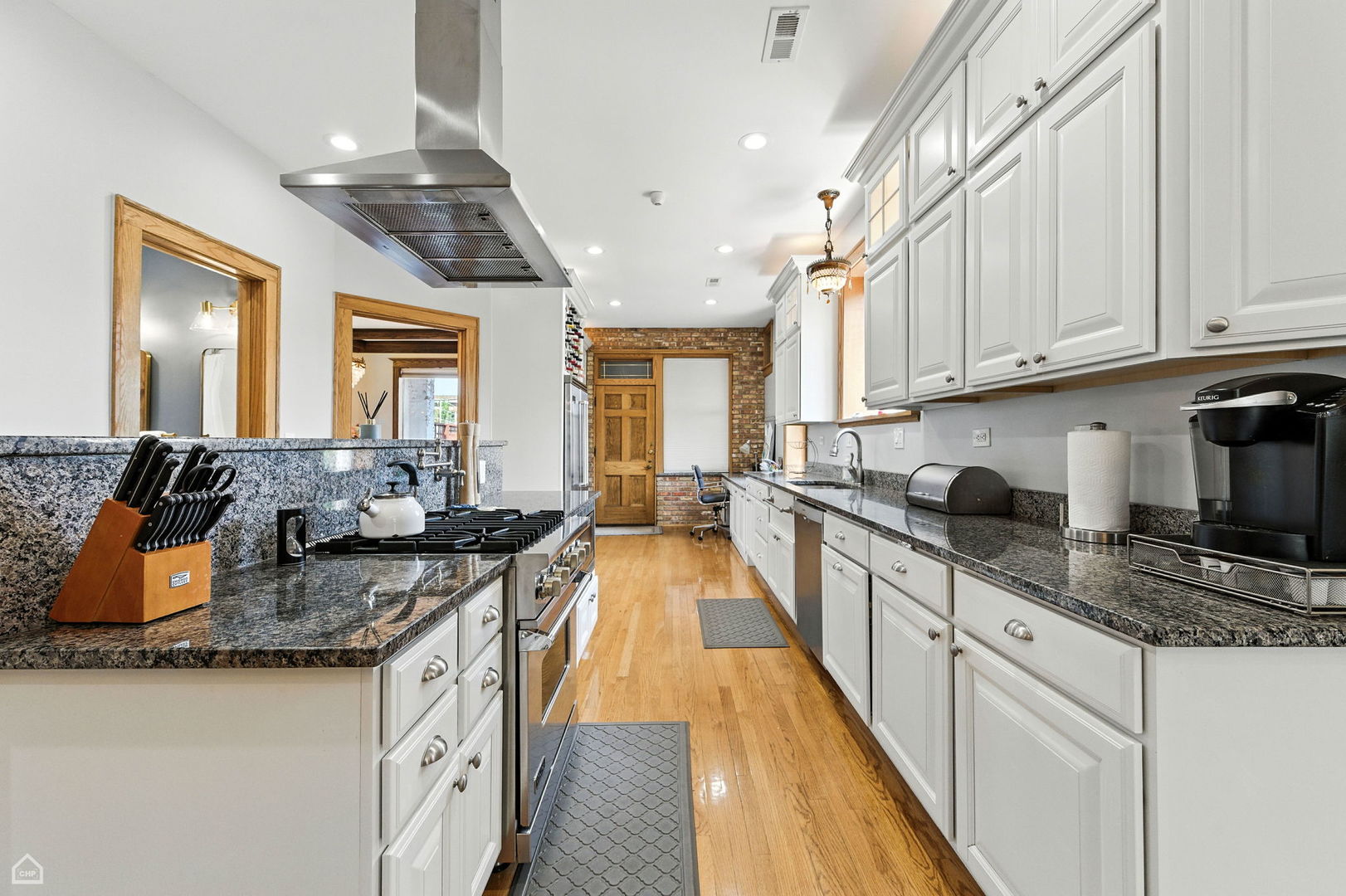 3114 W Palmer Boulevard