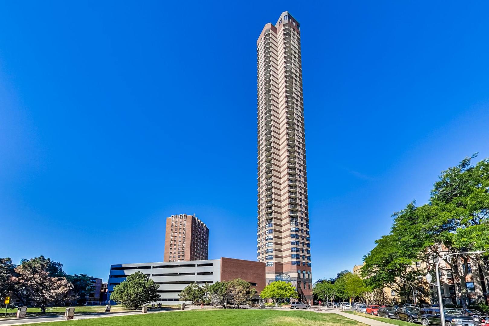 3660 N Lake Shore Drive Unit: 3702