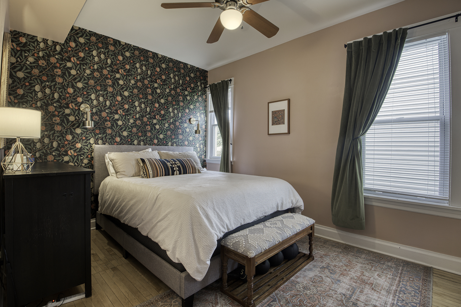 4316 N Albany Avenue Unit: 1