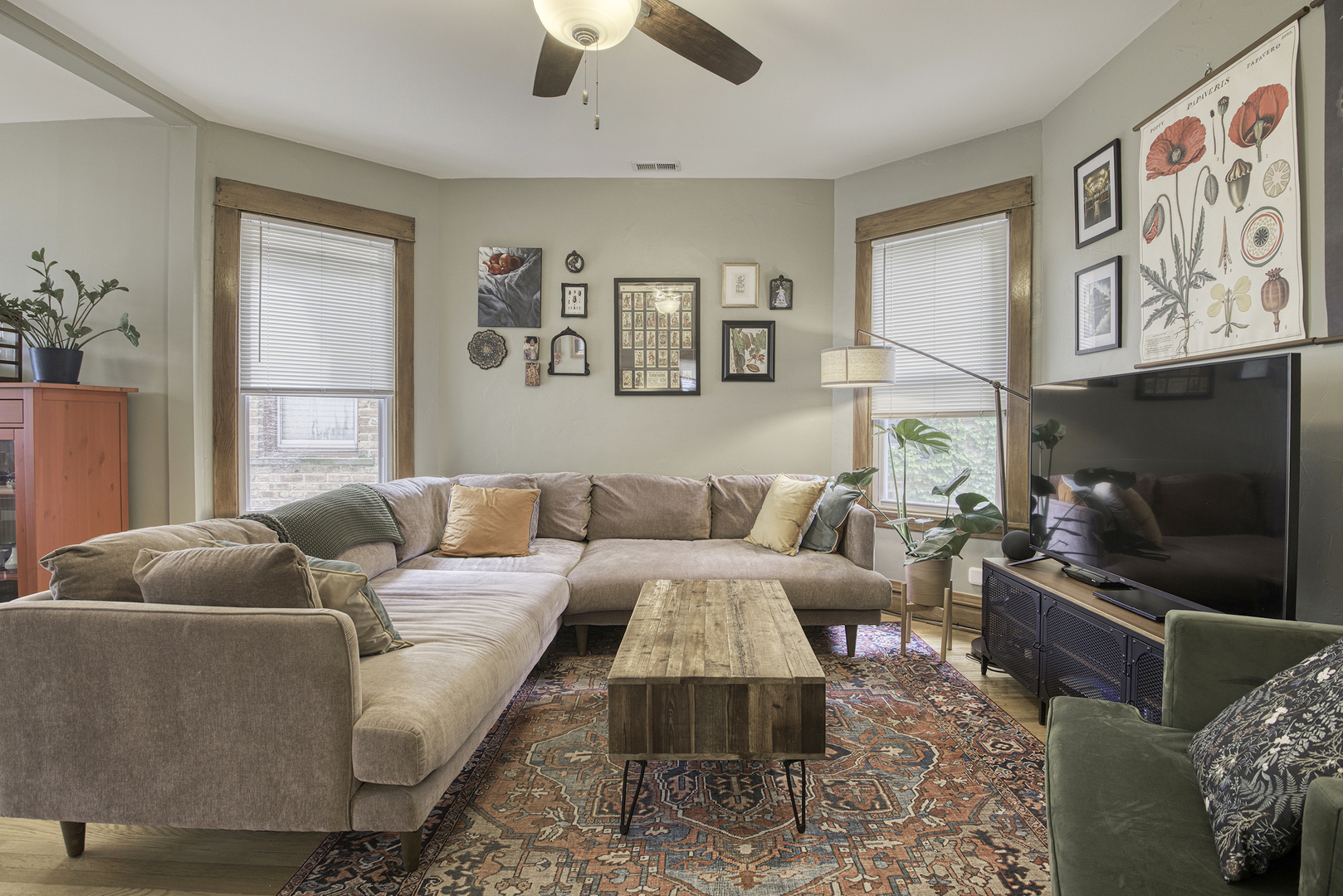 4316 N Albany Avenue Unit: 1