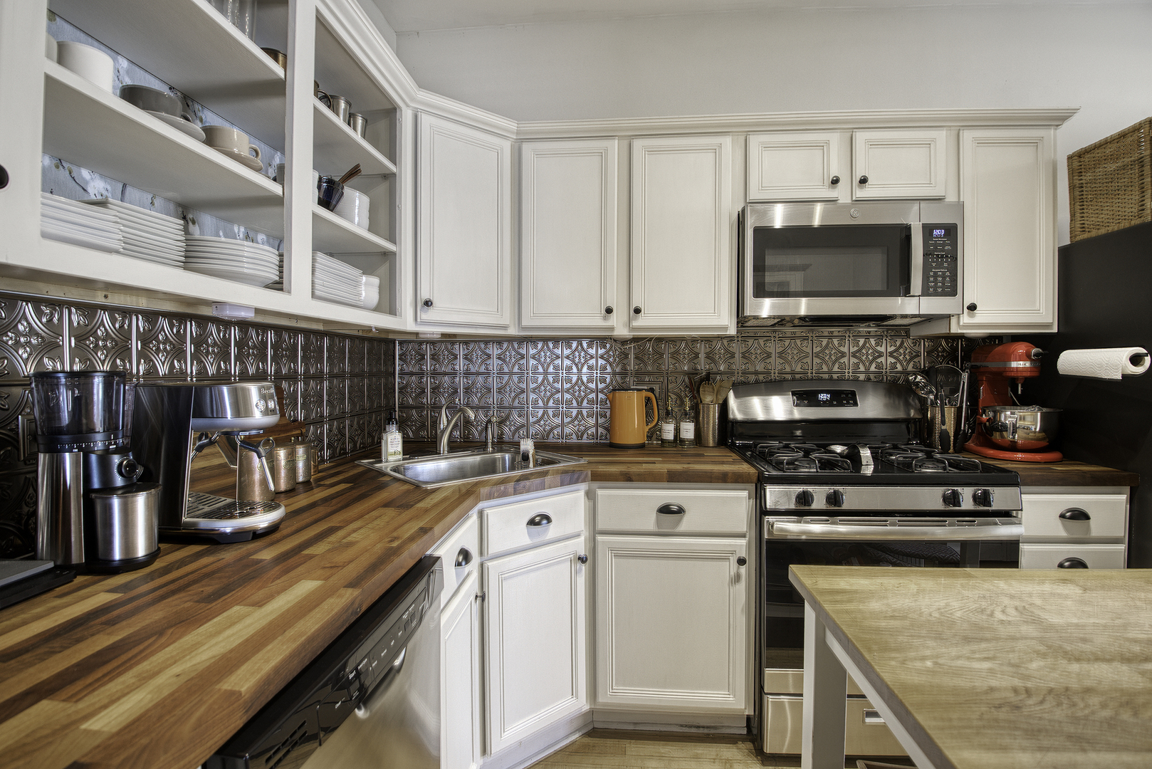 4316 N Albany Avenue Unit: 1