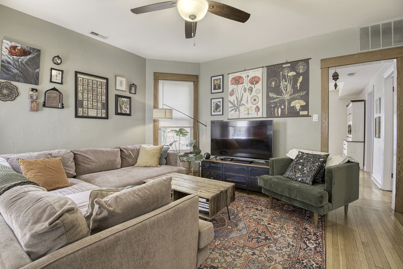 4316 N Albany Avenue Unit: 1