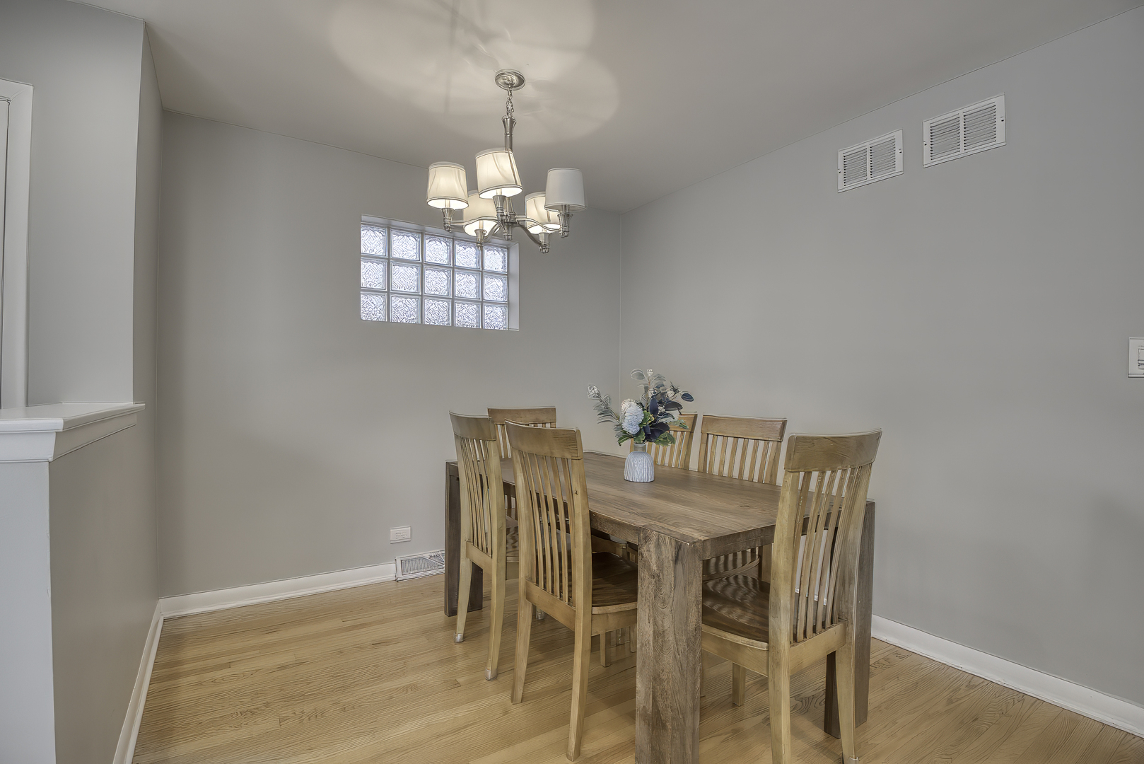 3752 N Albany Avenue