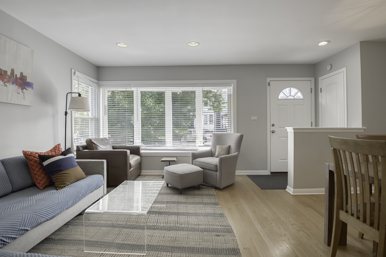 3752 N Albany Avenue