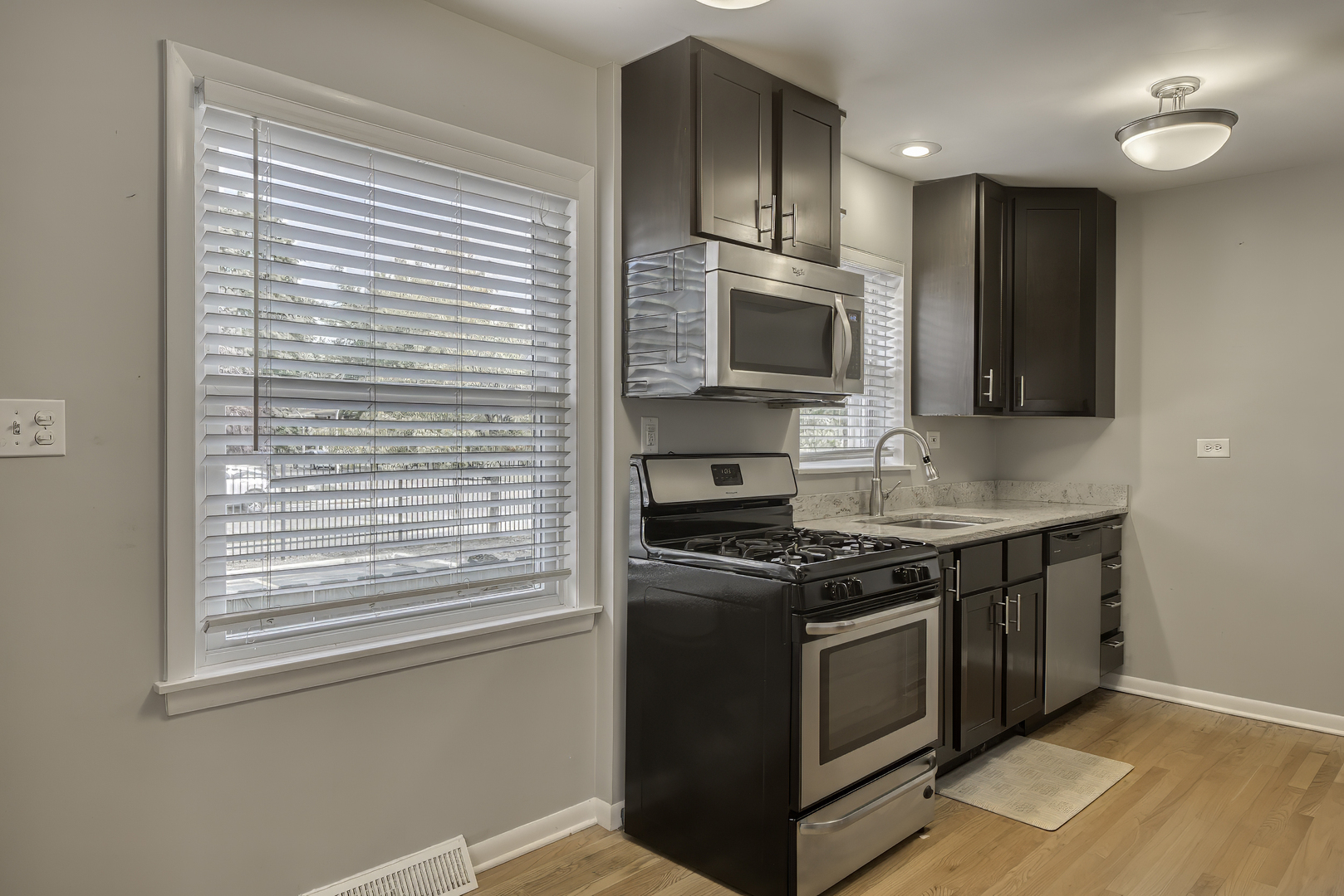 3752 N Albany Avenue