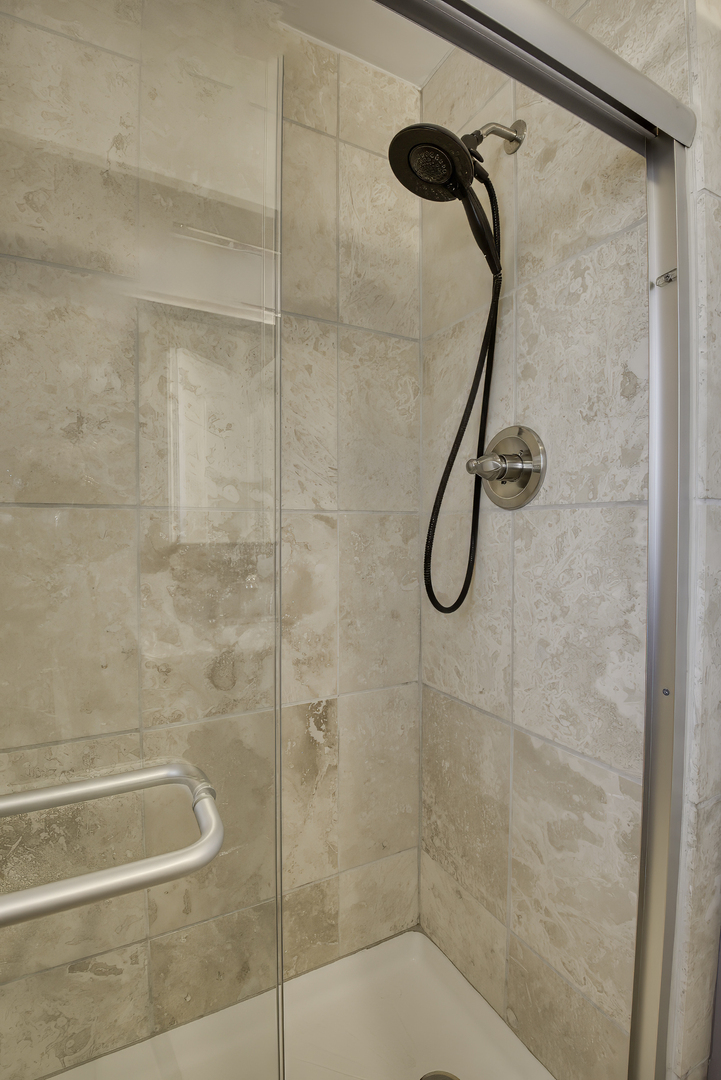 3752 N Albany Avenue