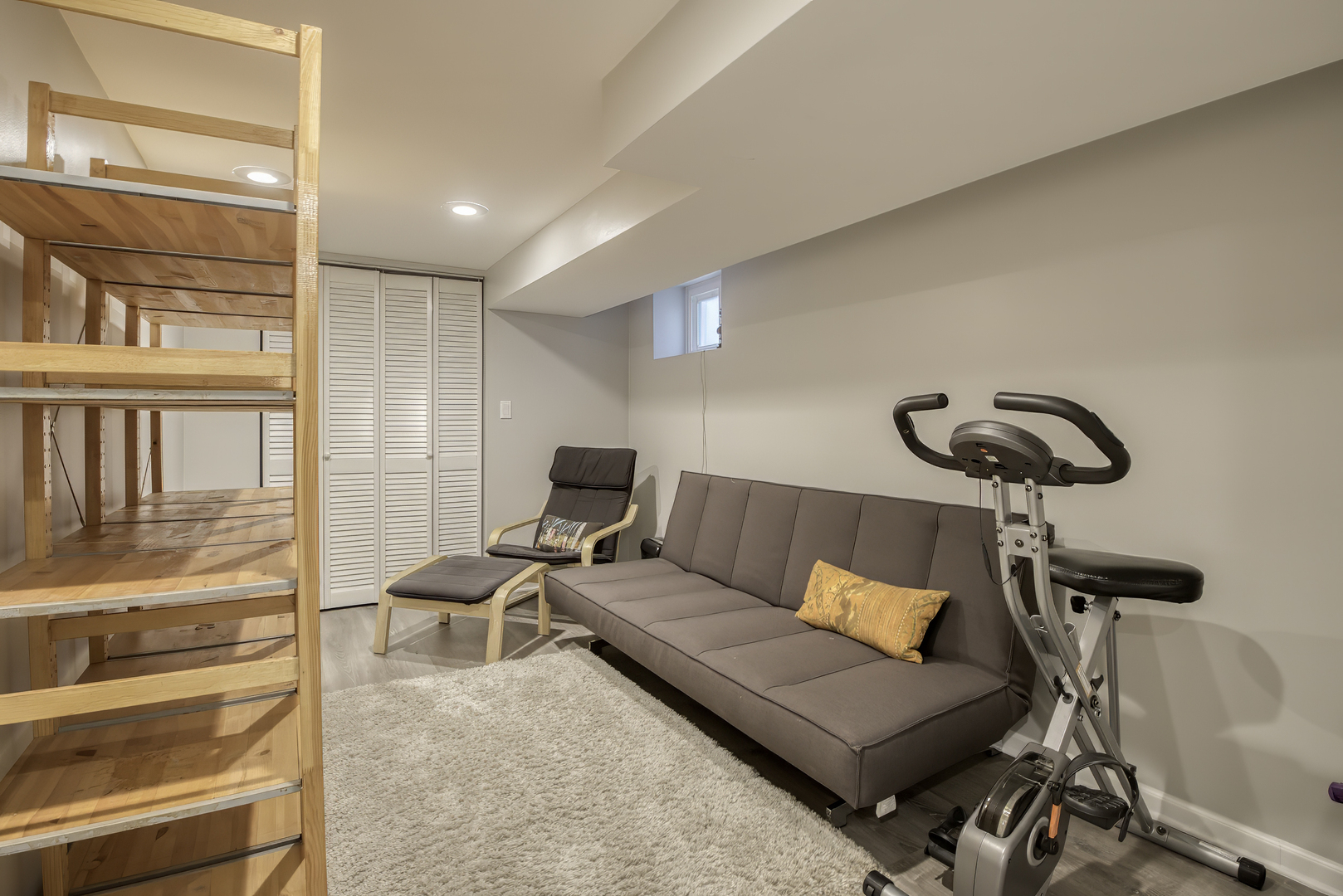 3752 N Albany Avenue