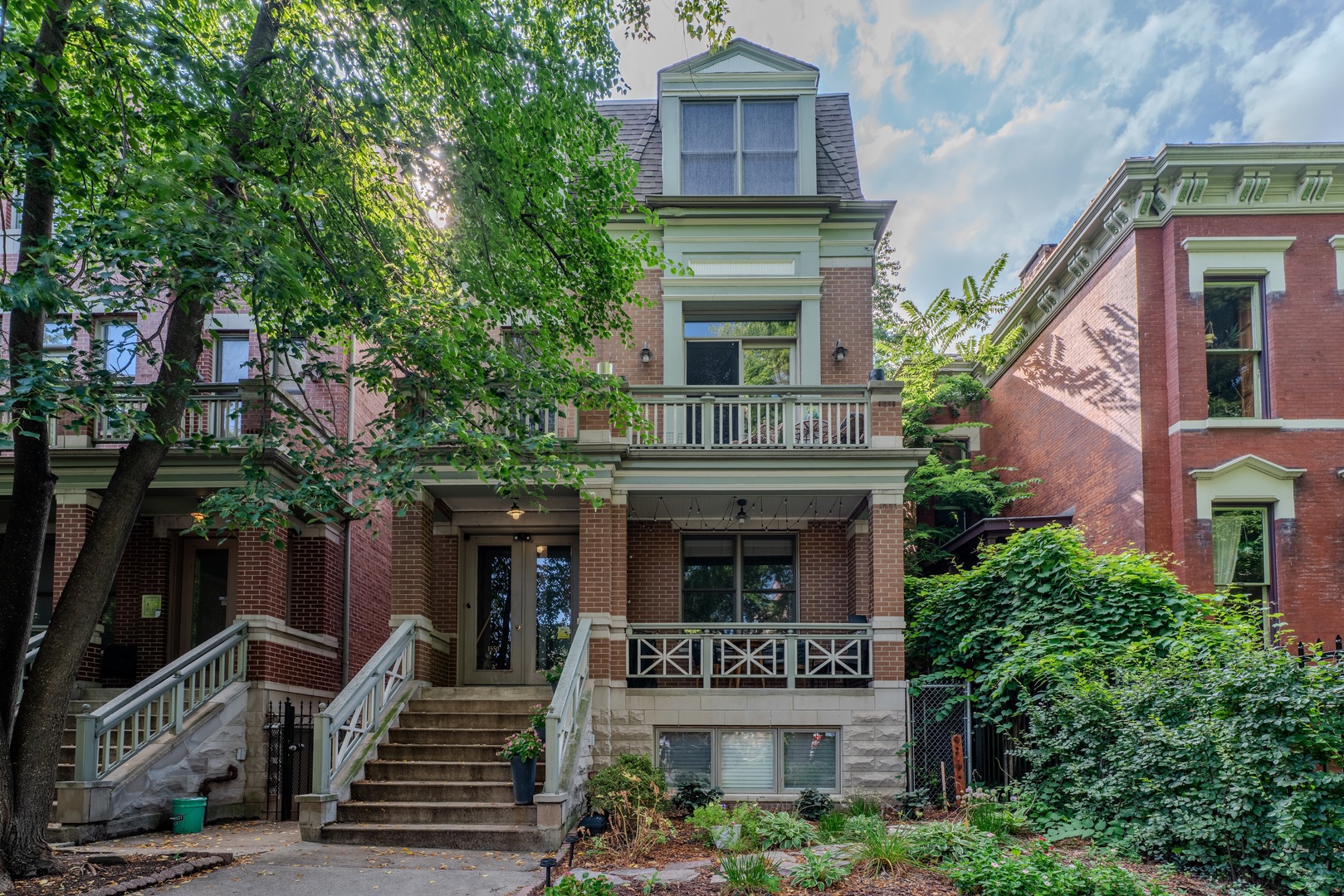 1550 N Hoyne Avenue Unit: 1A