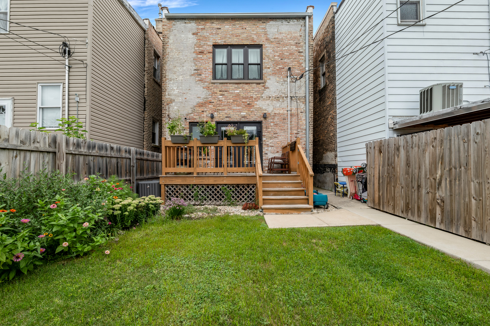 3529 W Le Moyne Street