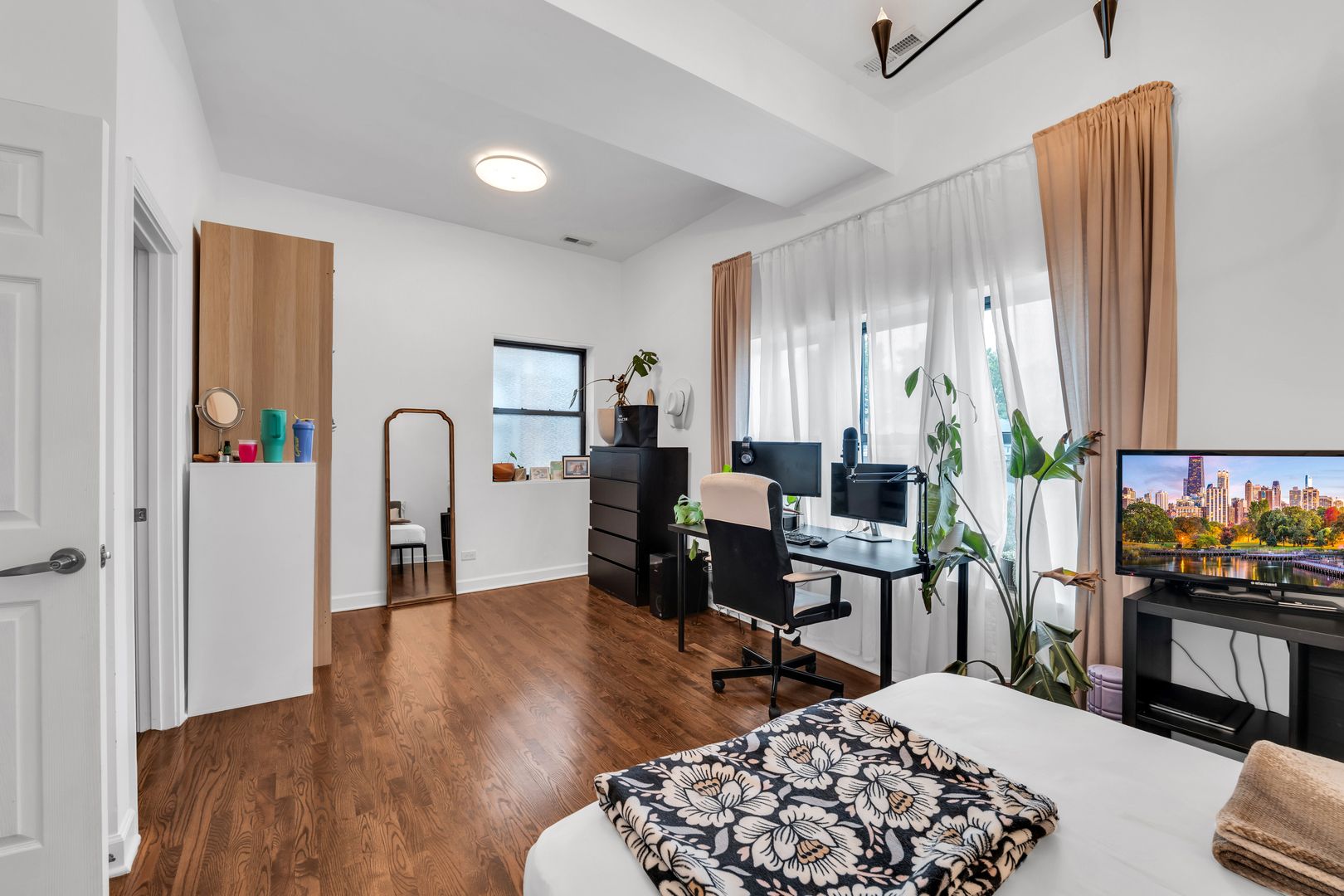 3529 W Le Moyne Street