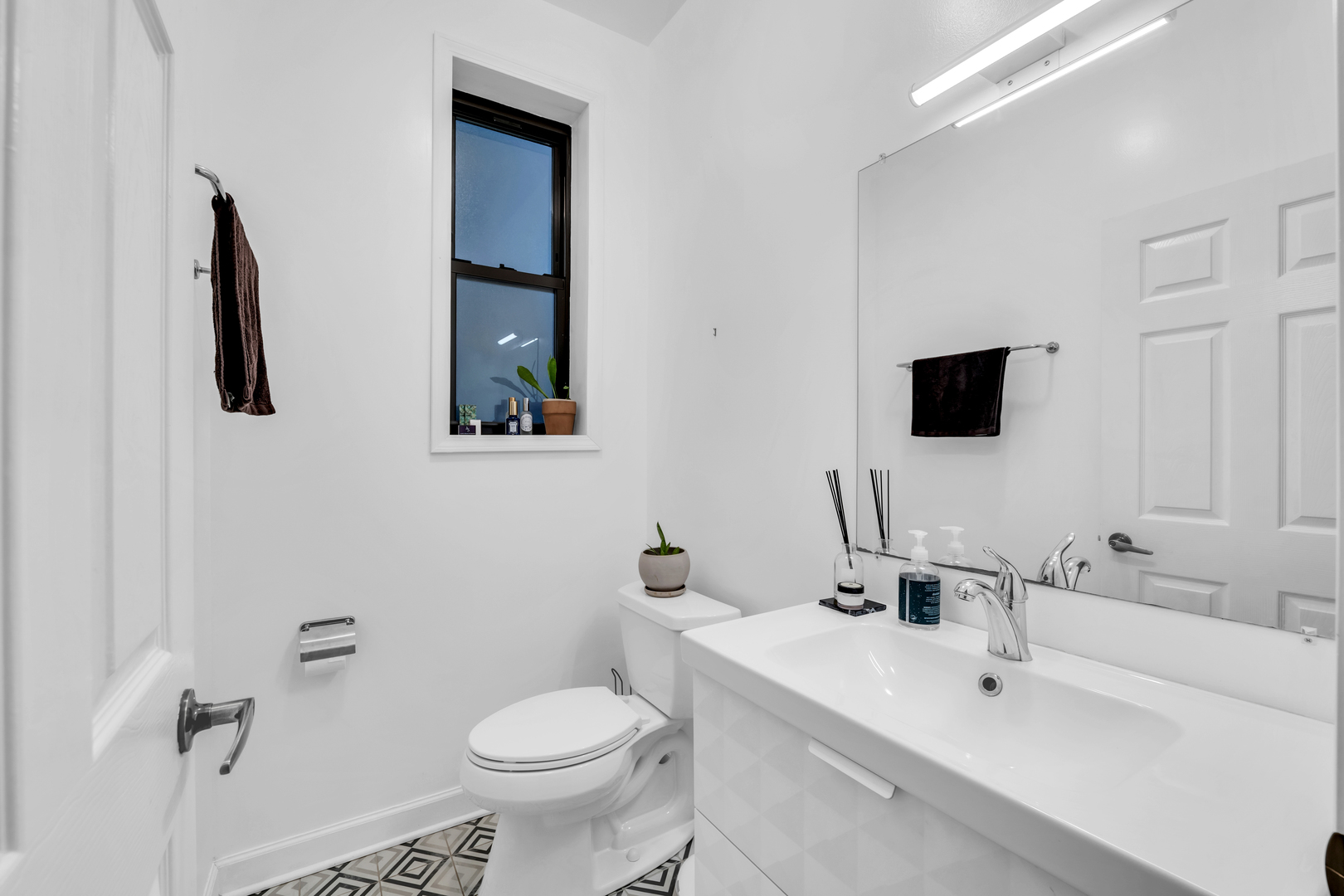 3529 W Le Moyne Street