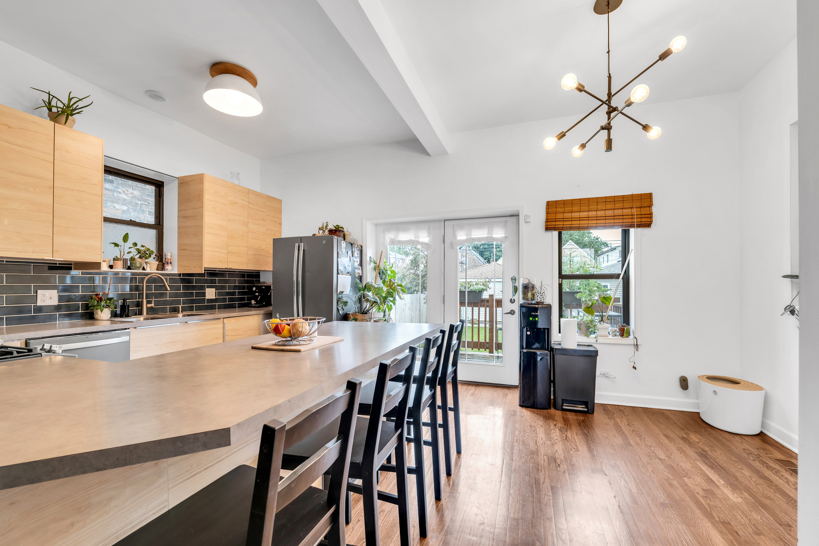 3529 W Le Moyne Street