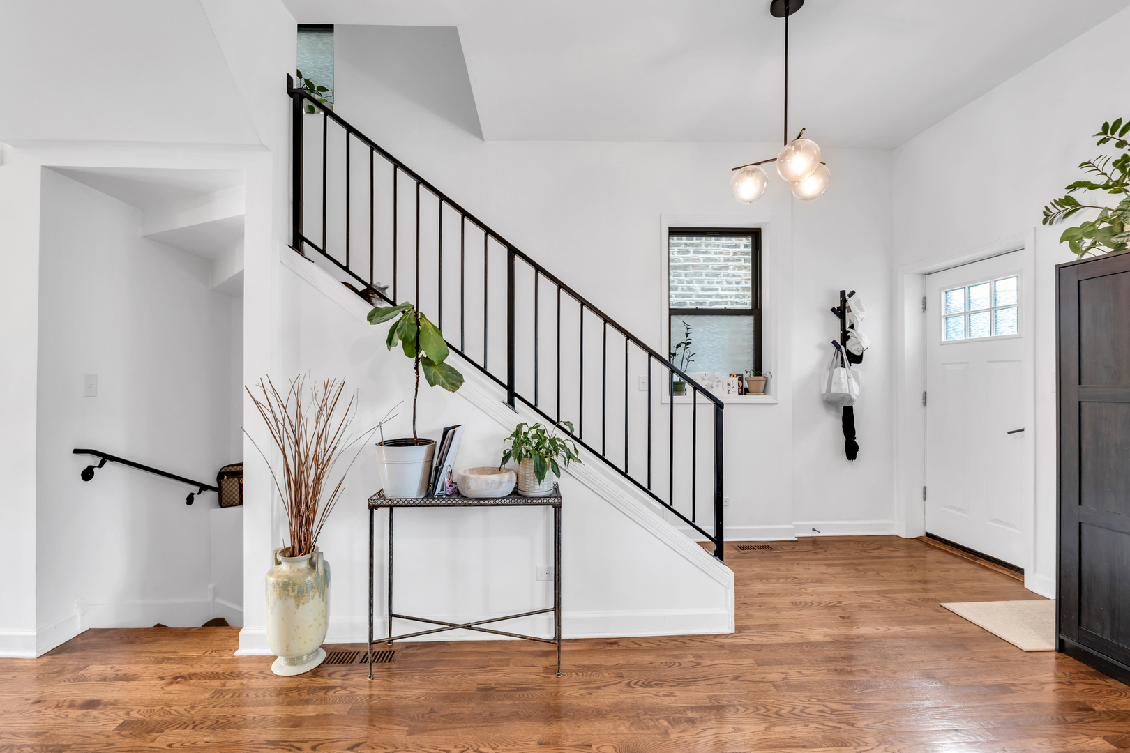 3529 W Le Moyne Street