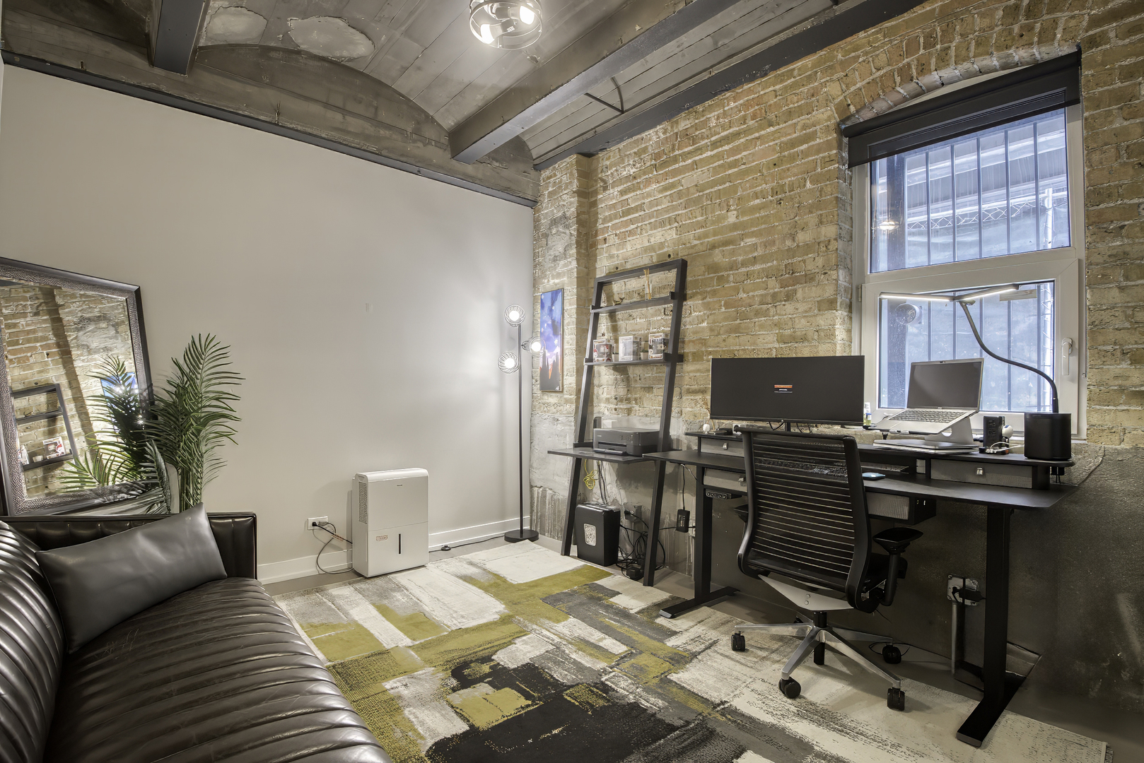 1128 W Ardmore Avenue Unit: 1