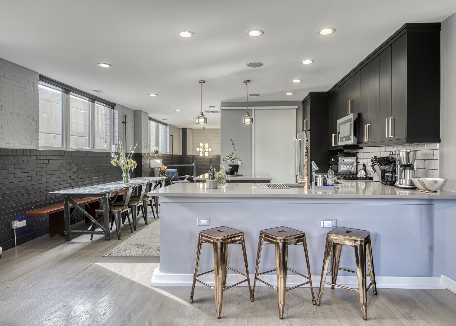 1128 W Ardmore Avenue Unit: 1