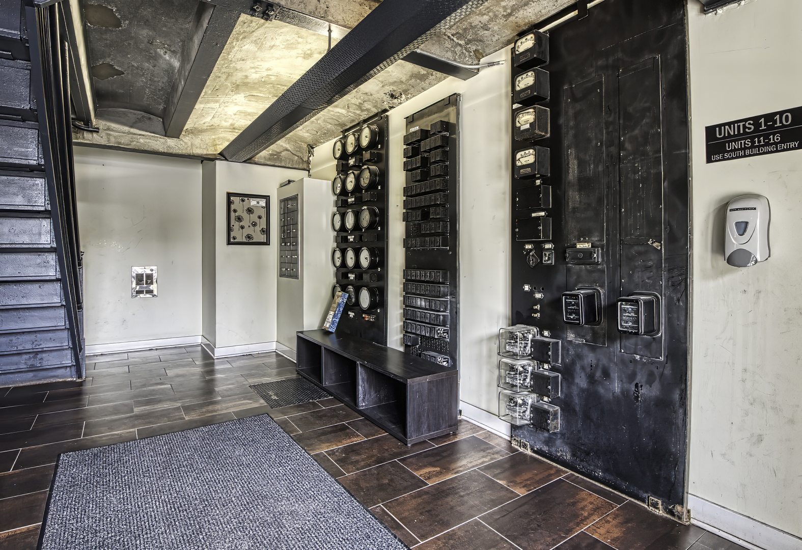 1128 W Ardmore Avenue Unit: 1