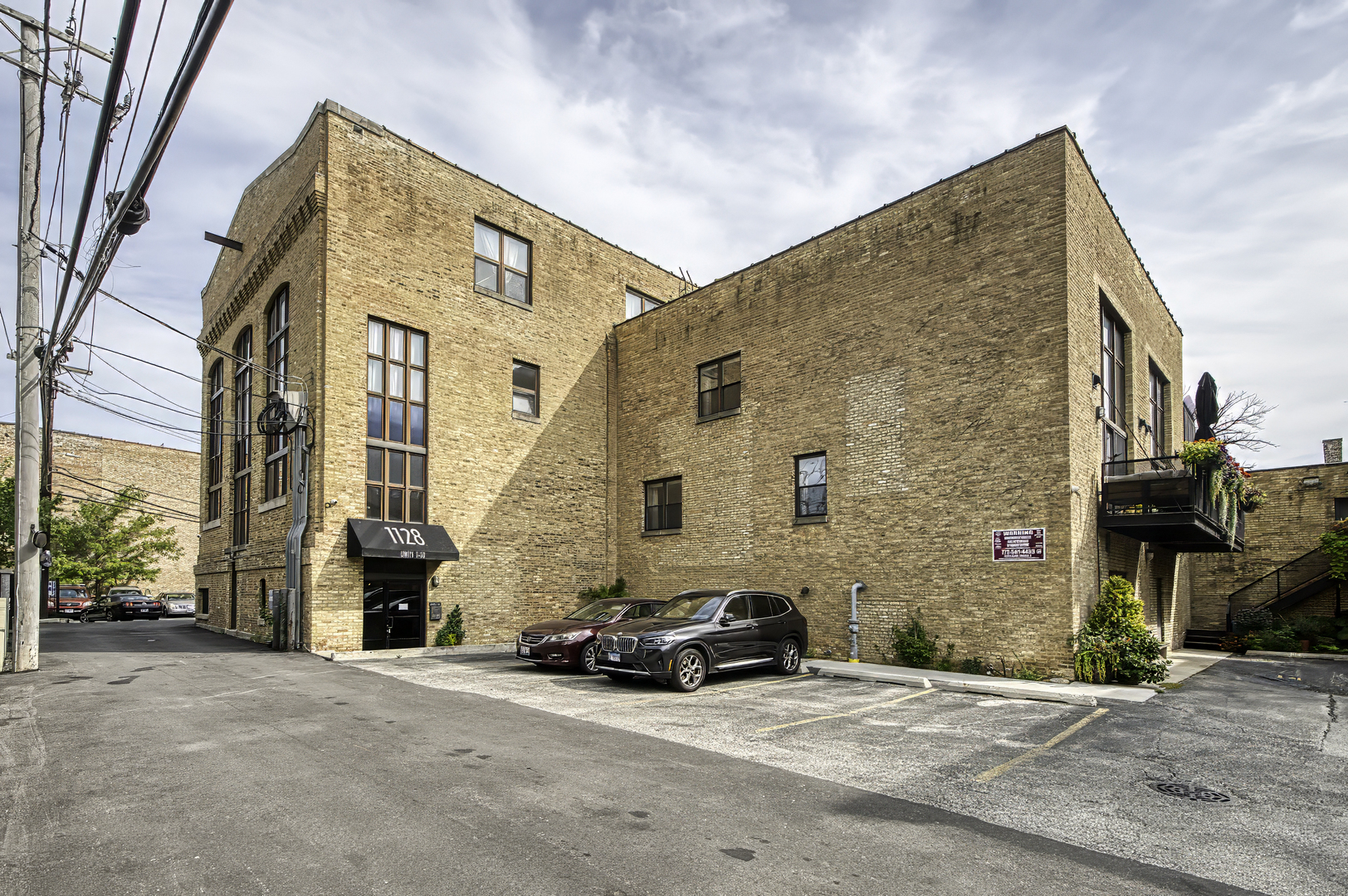 1128 W Ardmore Avenue Unit: 1