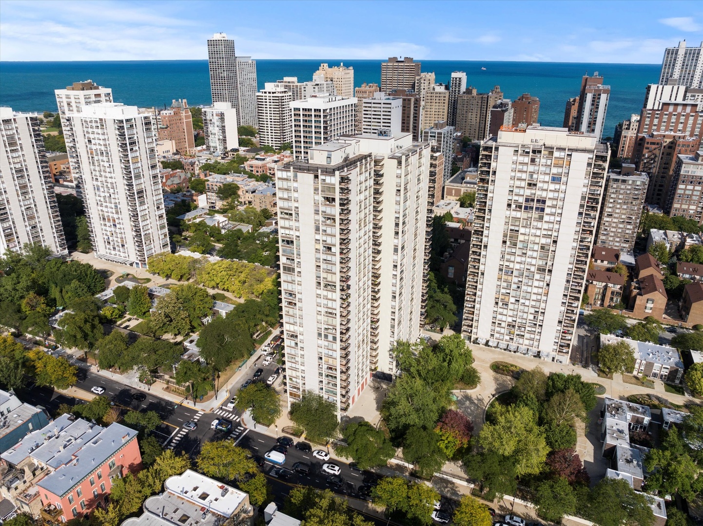 1360 N Sandburg Terrace Unit: 2909C