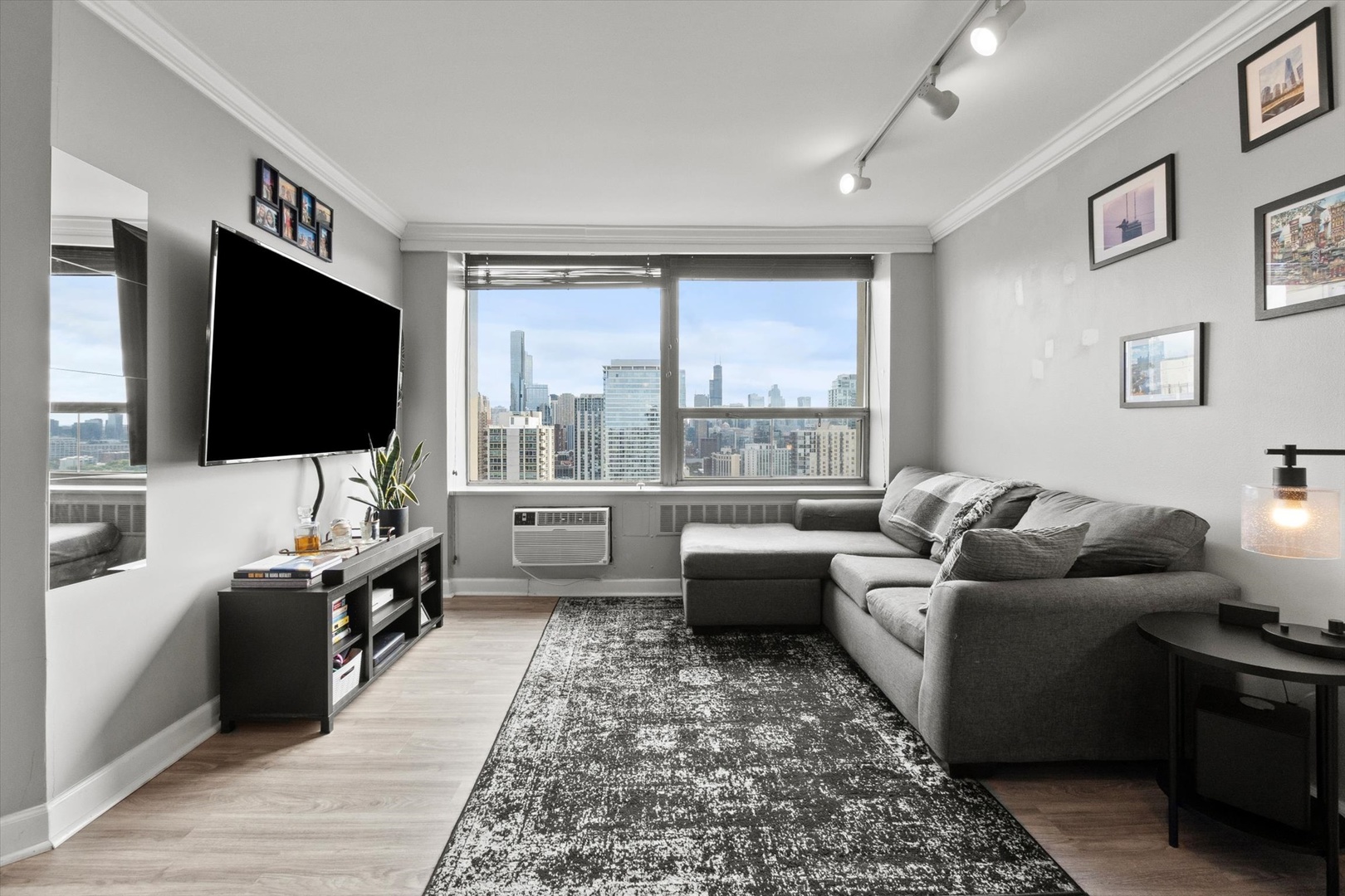 1360 N Sandburg Terrace Unit: 2909C