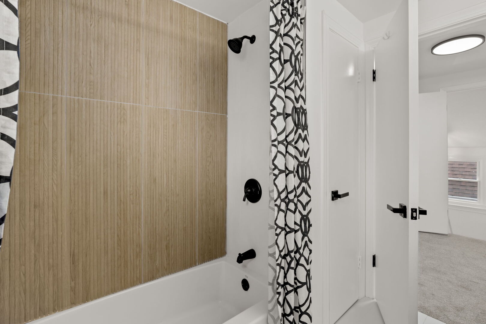 5828 N Melvina Avenue