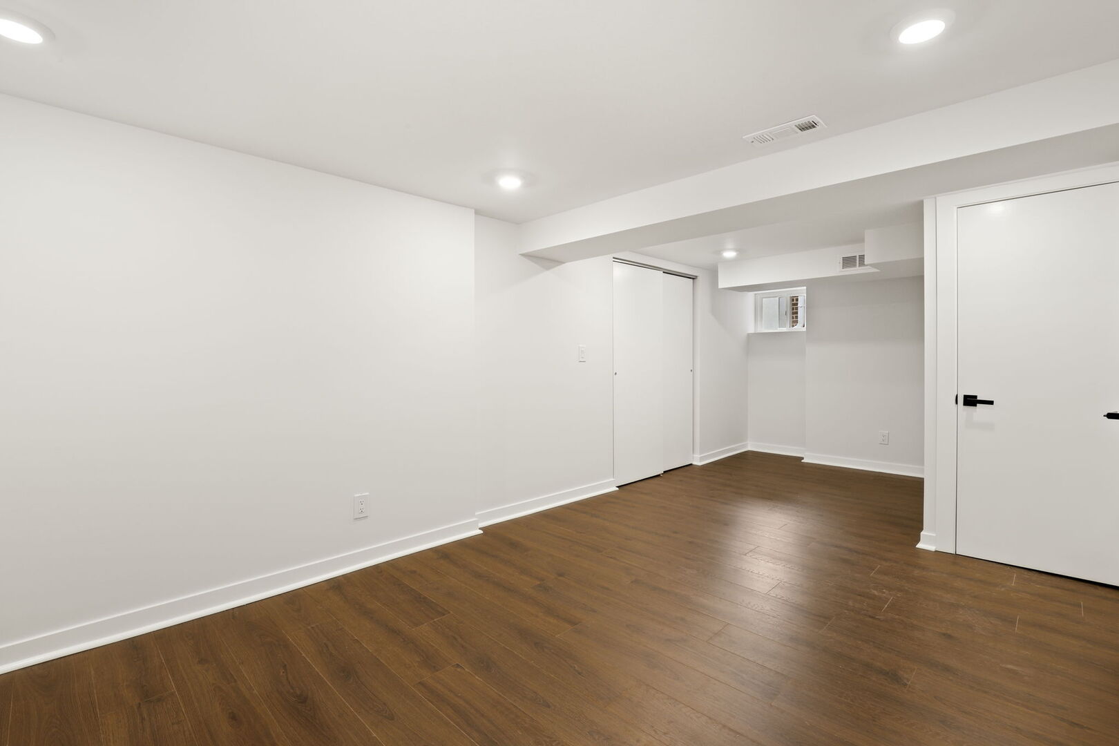 5828 N Melvina Avenue