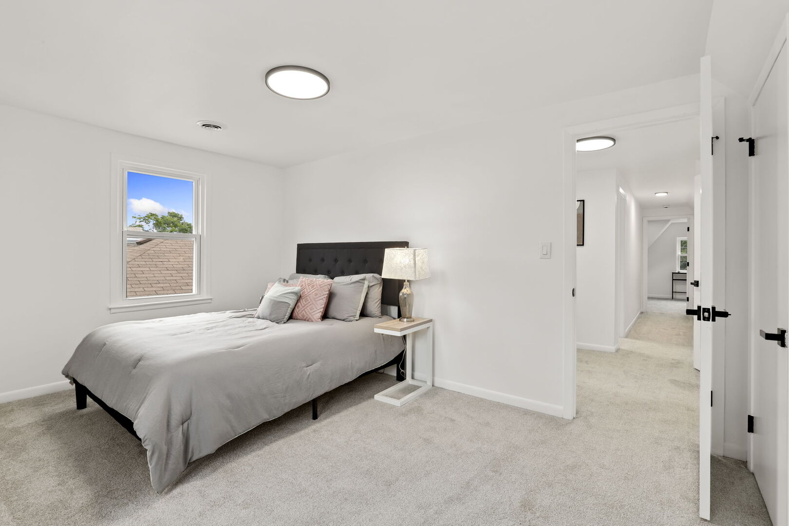 5828 N Melvina Avenue