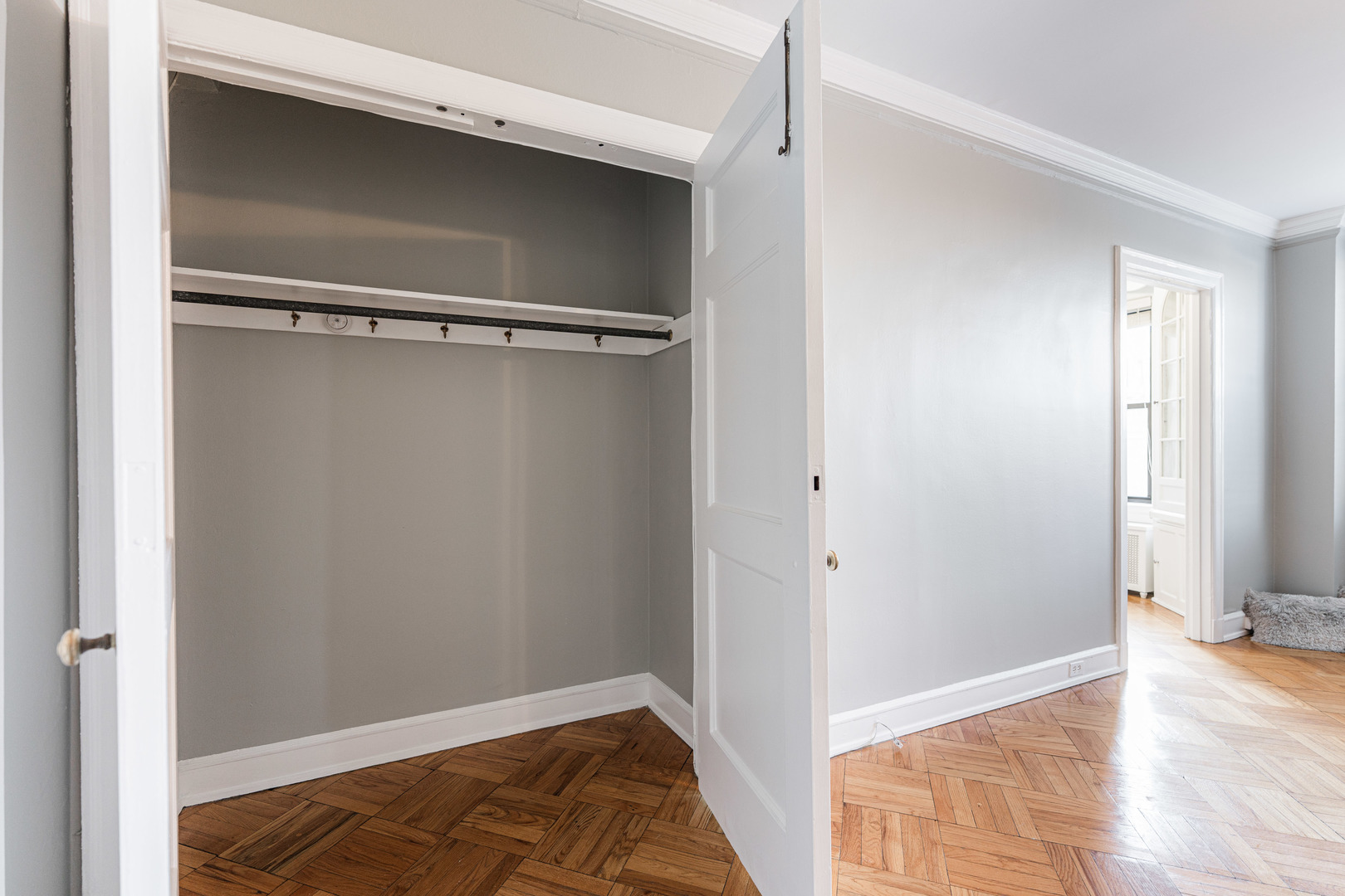 2000 N Lincoln Park West Parkway Unit: 607