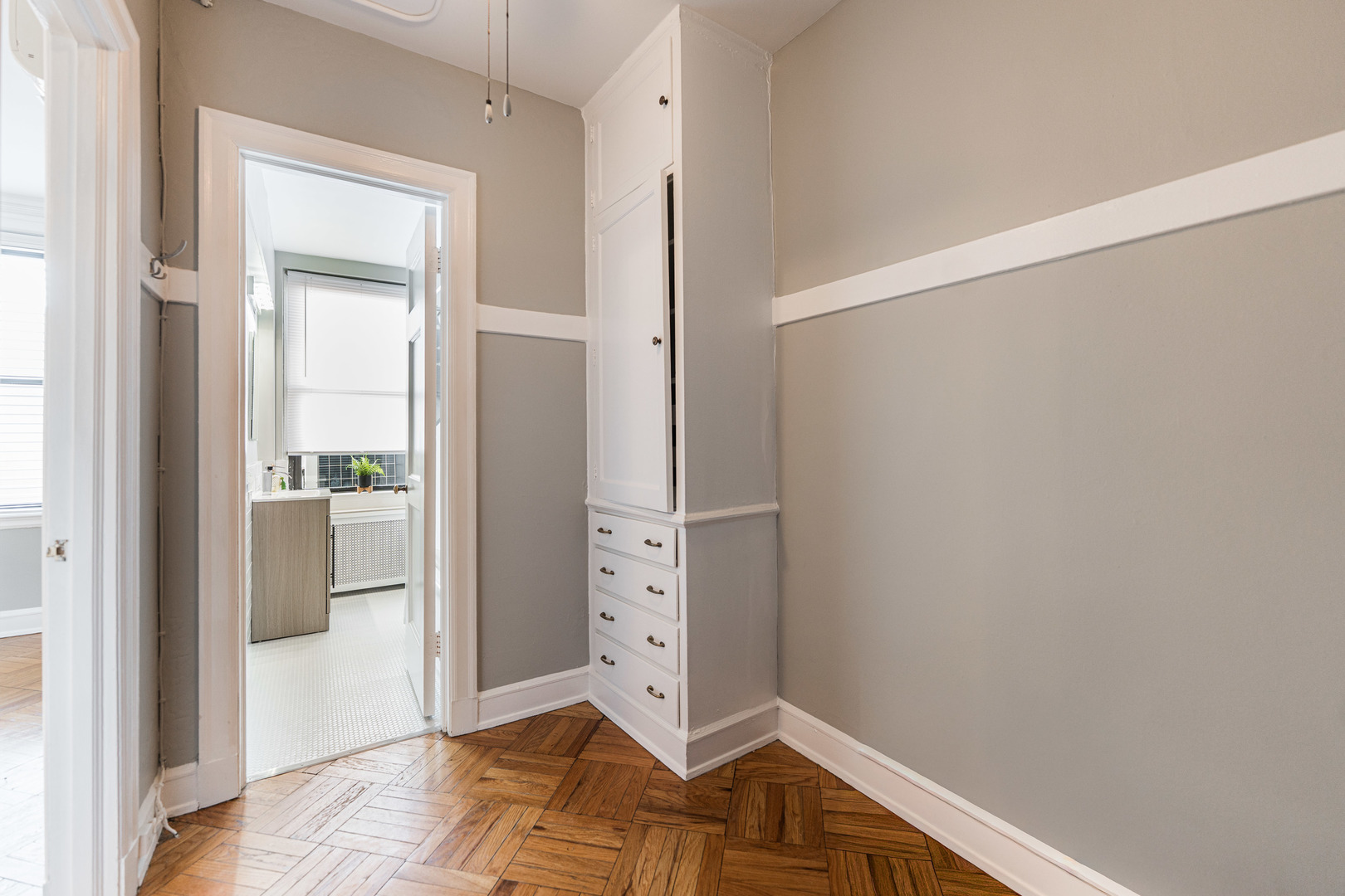 2000 N Lincoln Park West Parkway Unit: 607