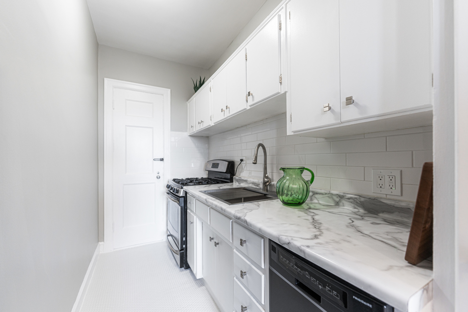 2000 N Lincoln Park West Parkway Unit: 607