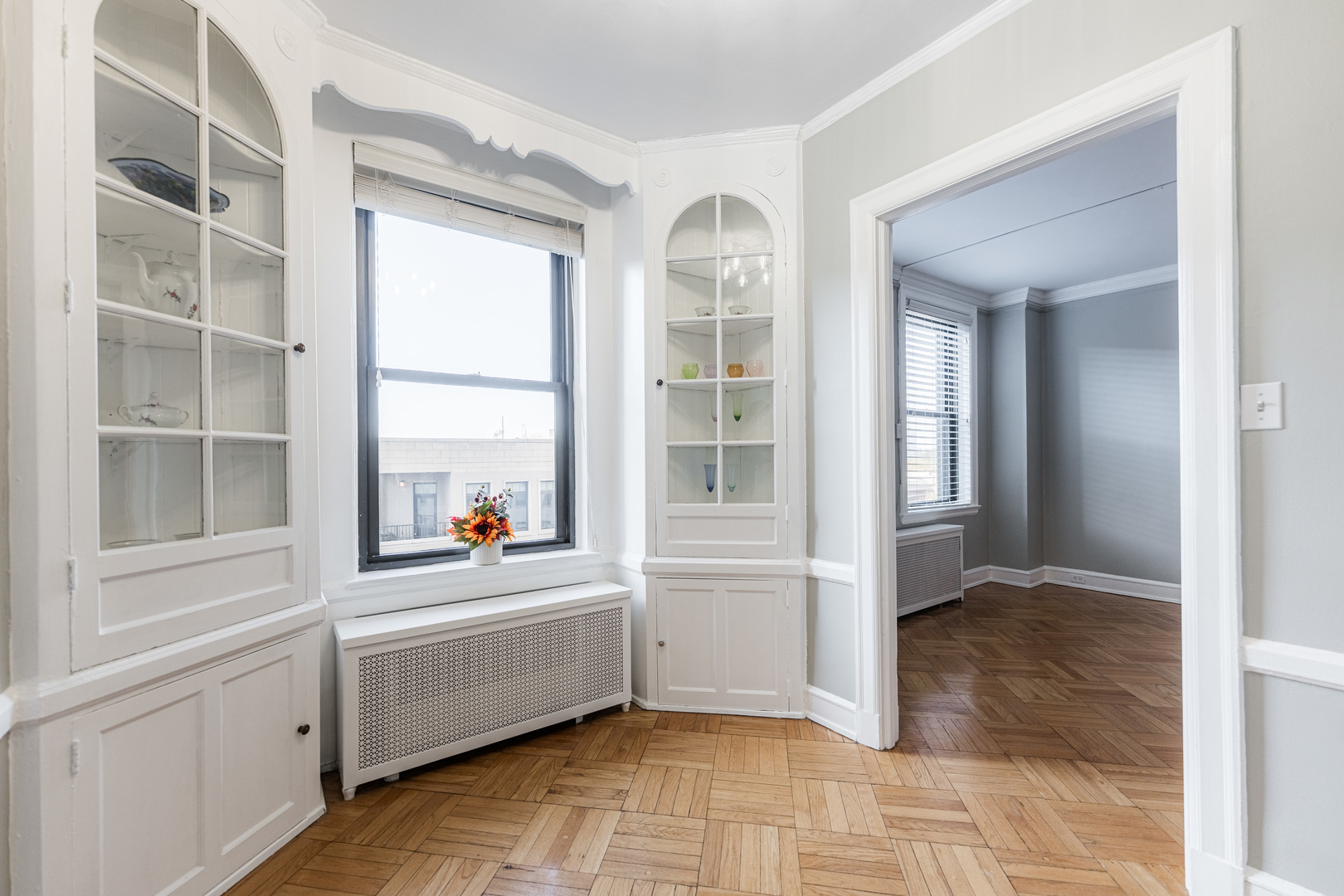 2000 N Lincoln Park West Parkway Unit: 607