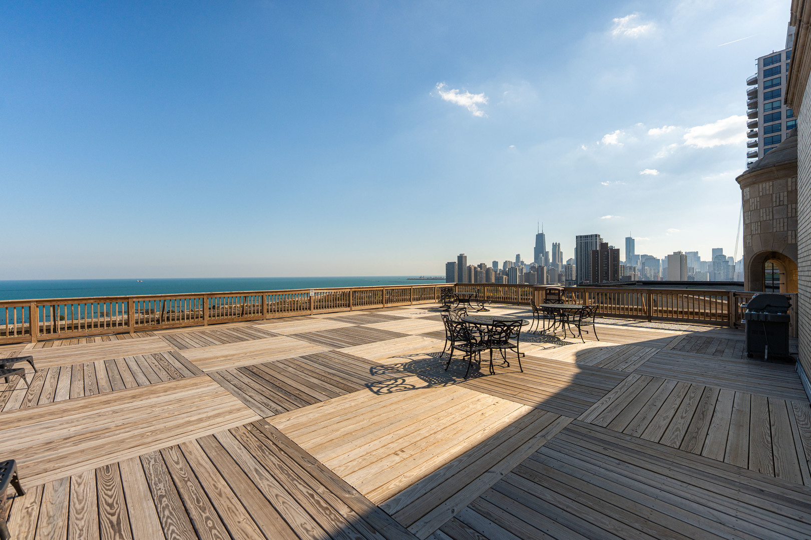 2000 N Lincoln Park West Parkway Unit: 607