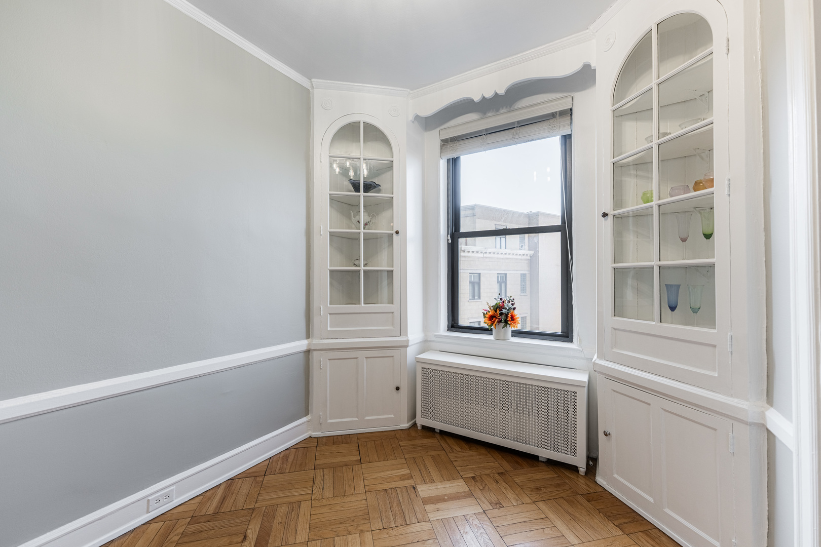 2000 N Lincoln Park West Parkway Unit: 607