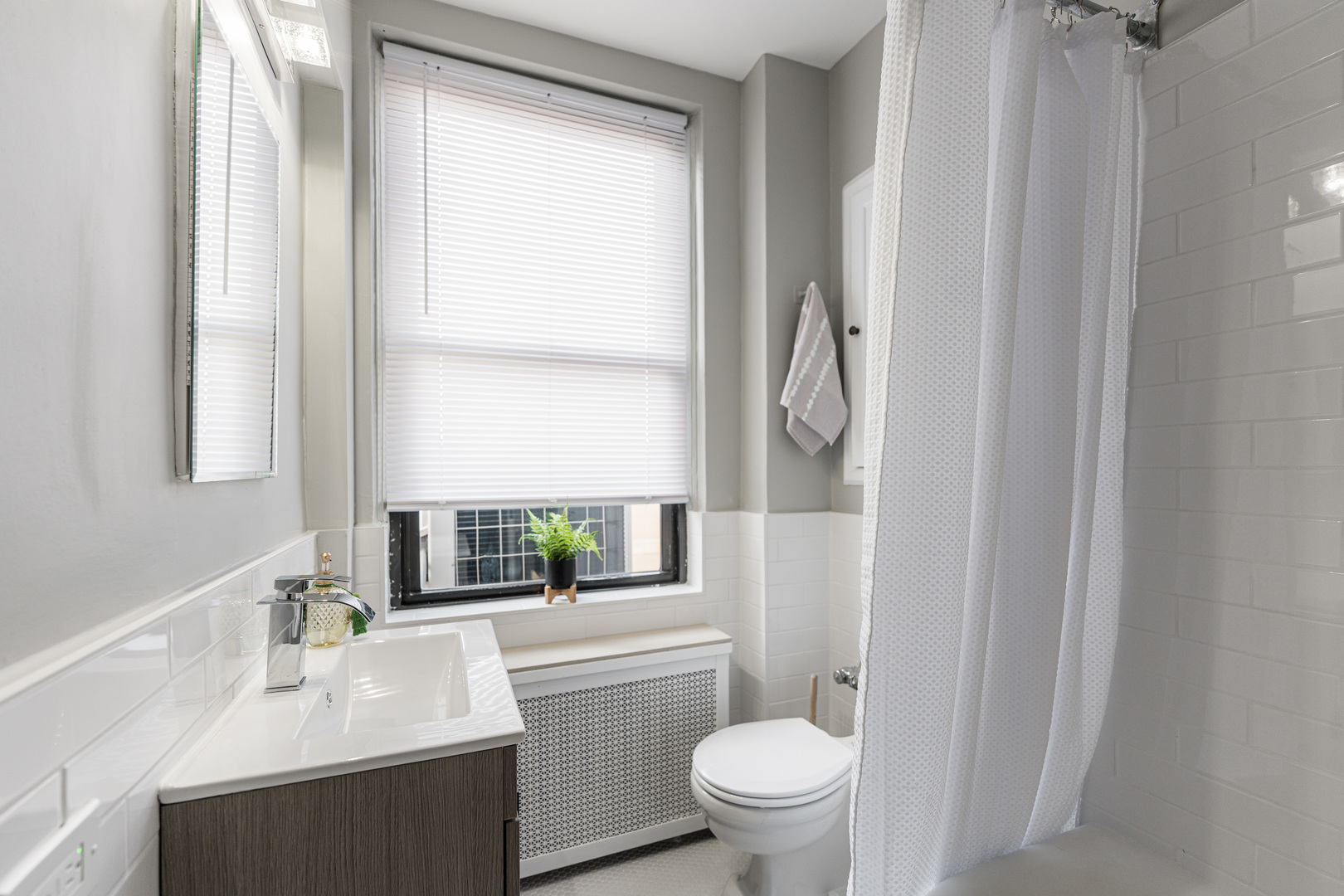 2000 N Lincoln Park West Parkway Unit: 607
