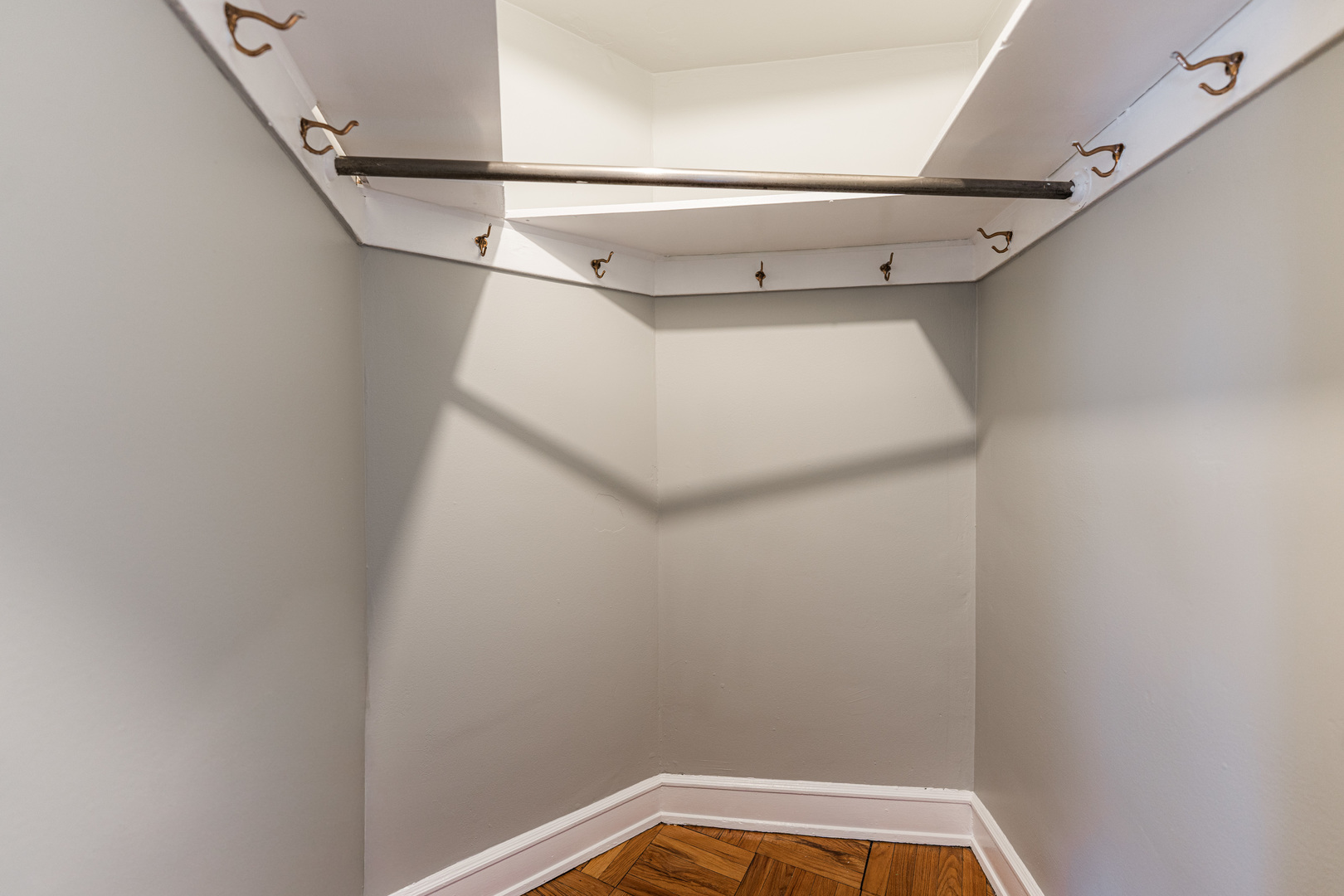 2000 N Lincoln Park West Parkway Unit: 607
