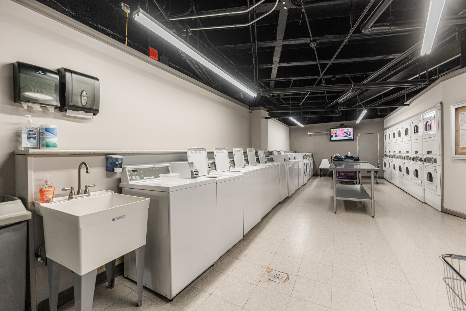 2000 N Lincoln Park West Parkway Unit: 607