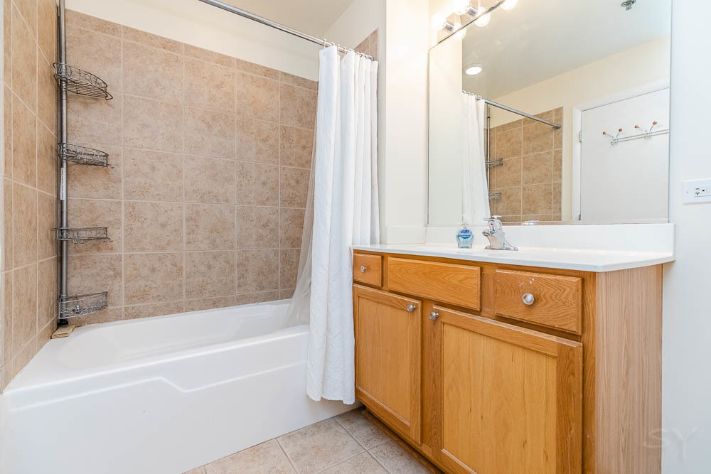 1600 S Indiana Avenue Unit: 501