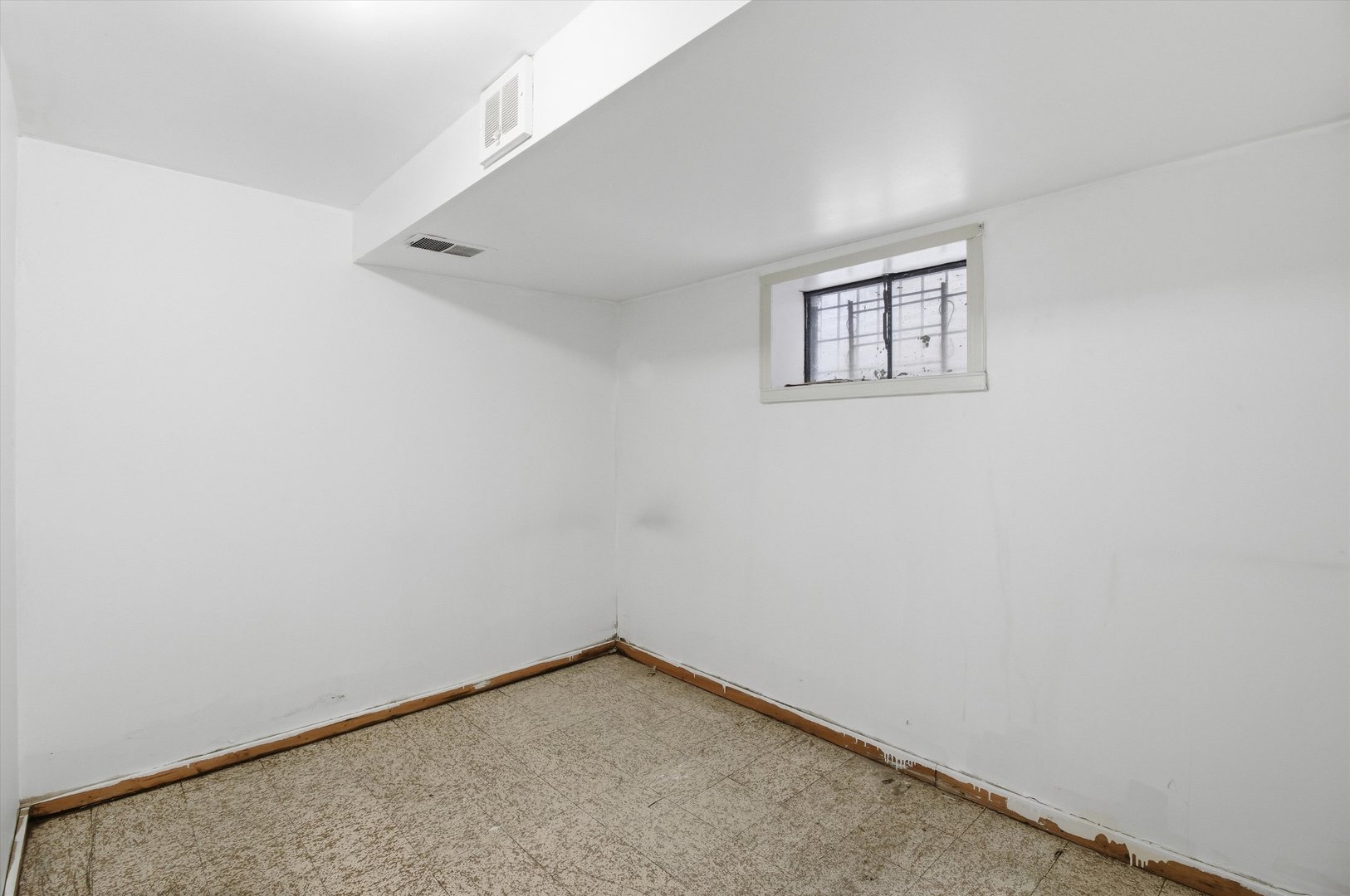 1525 N Springfield Avenue