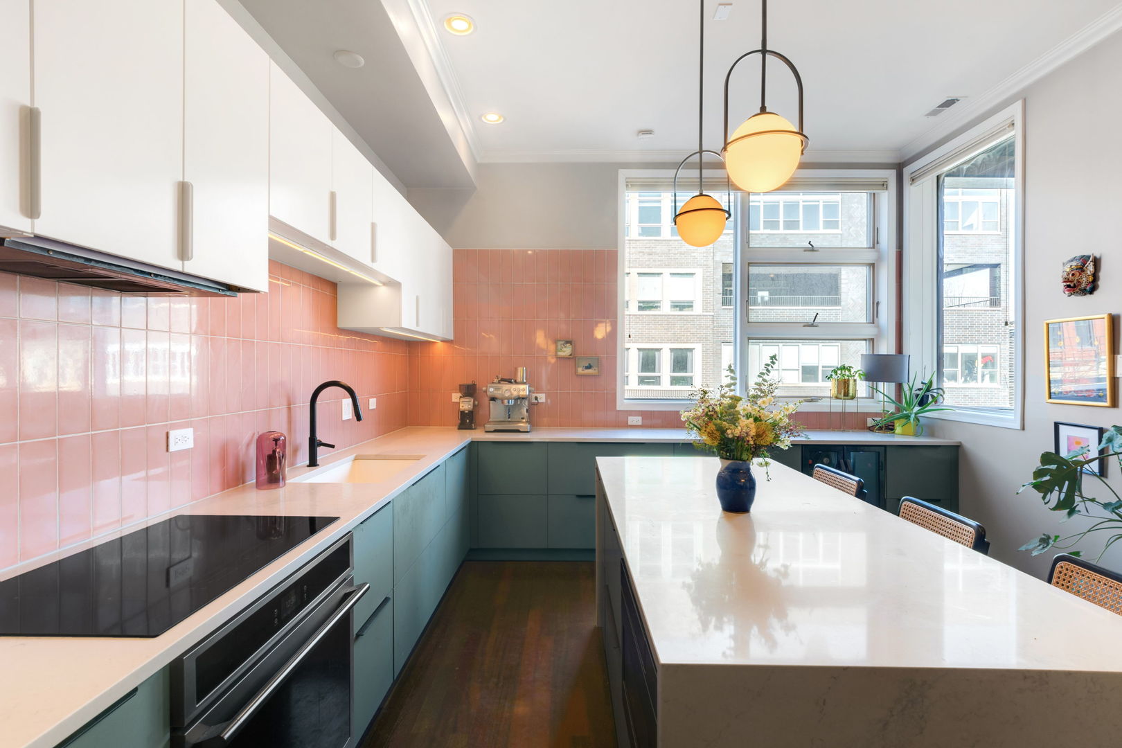 1555 N Wood Street Unit: 203