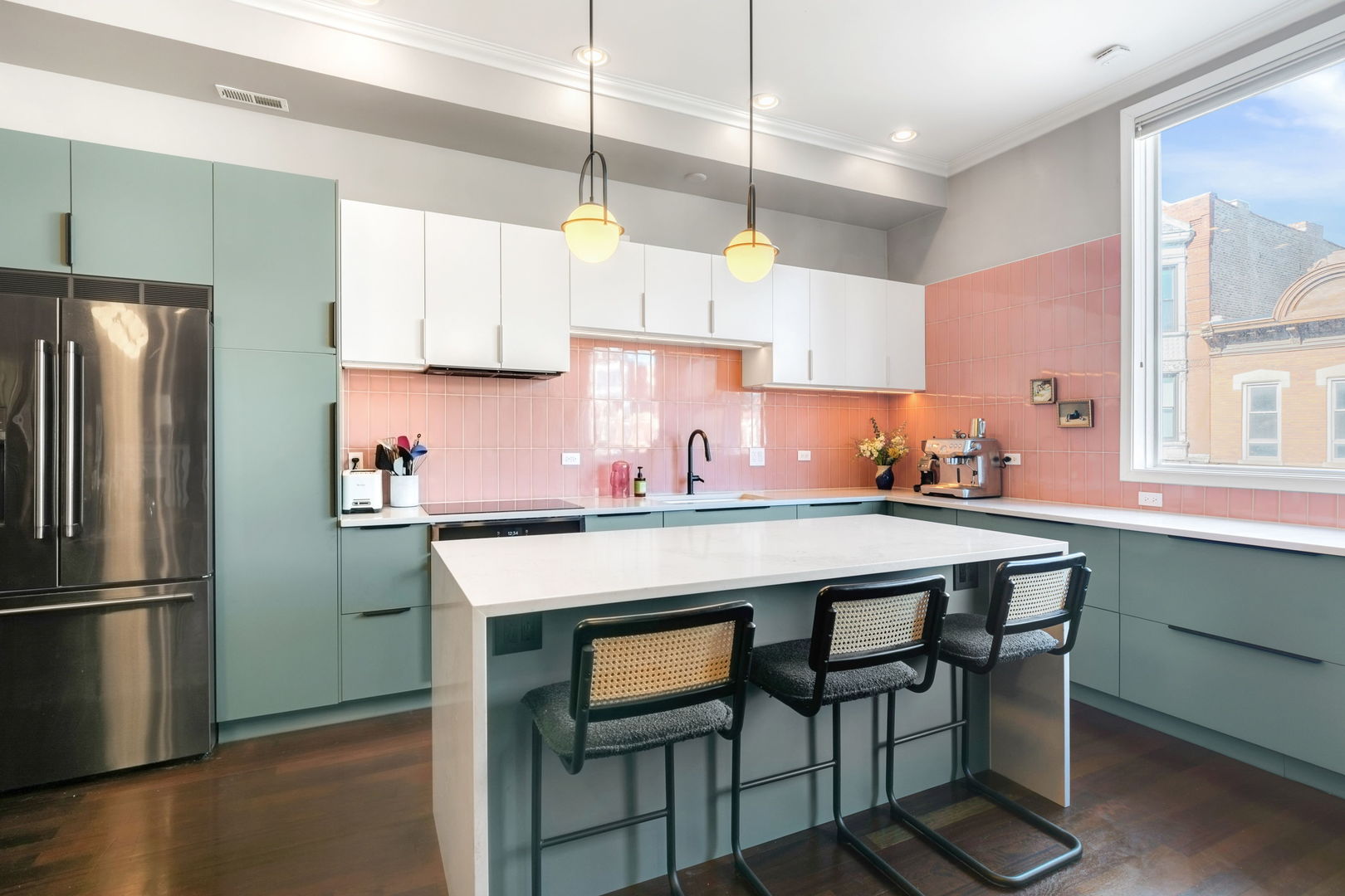 1555 N Wood Street Unit: 203