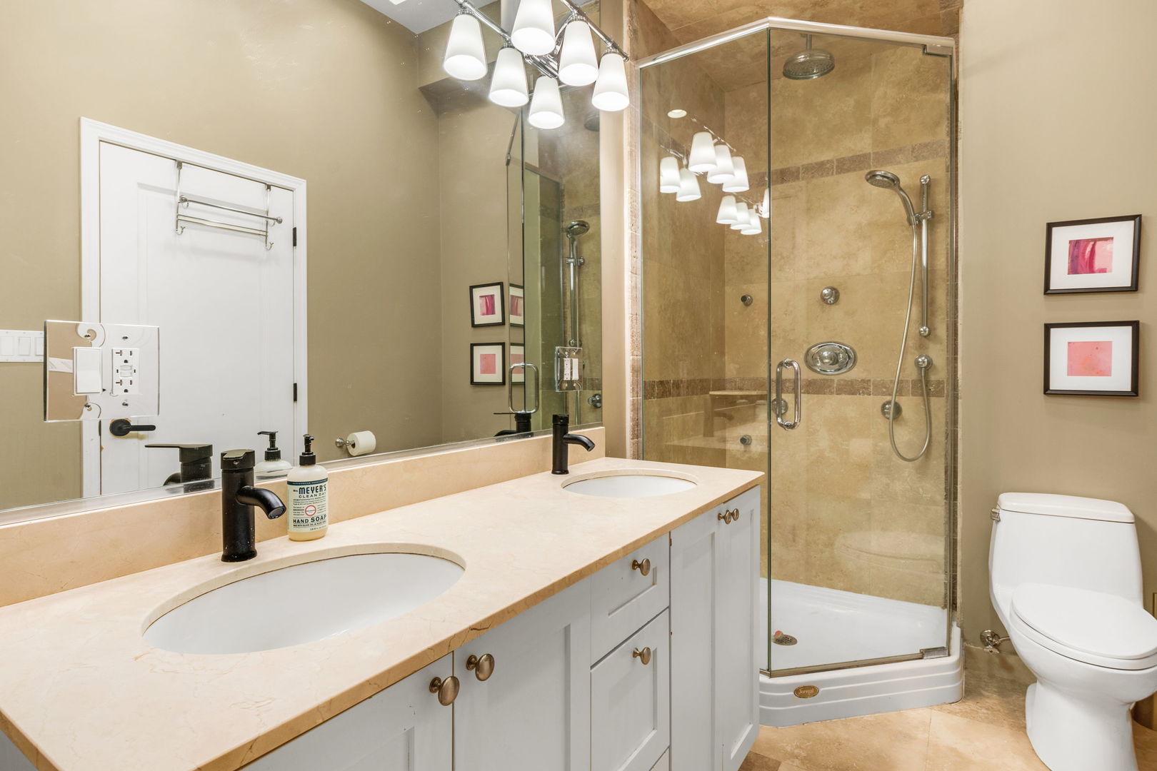 1555 N Wood Street Unit: 203