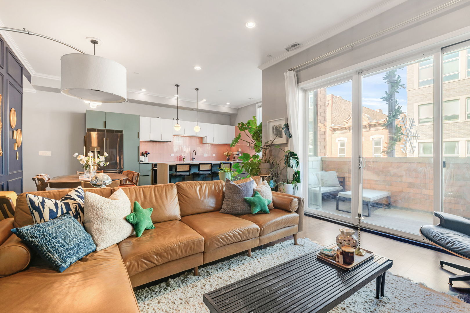 1555 N Wood Street Unit: 203