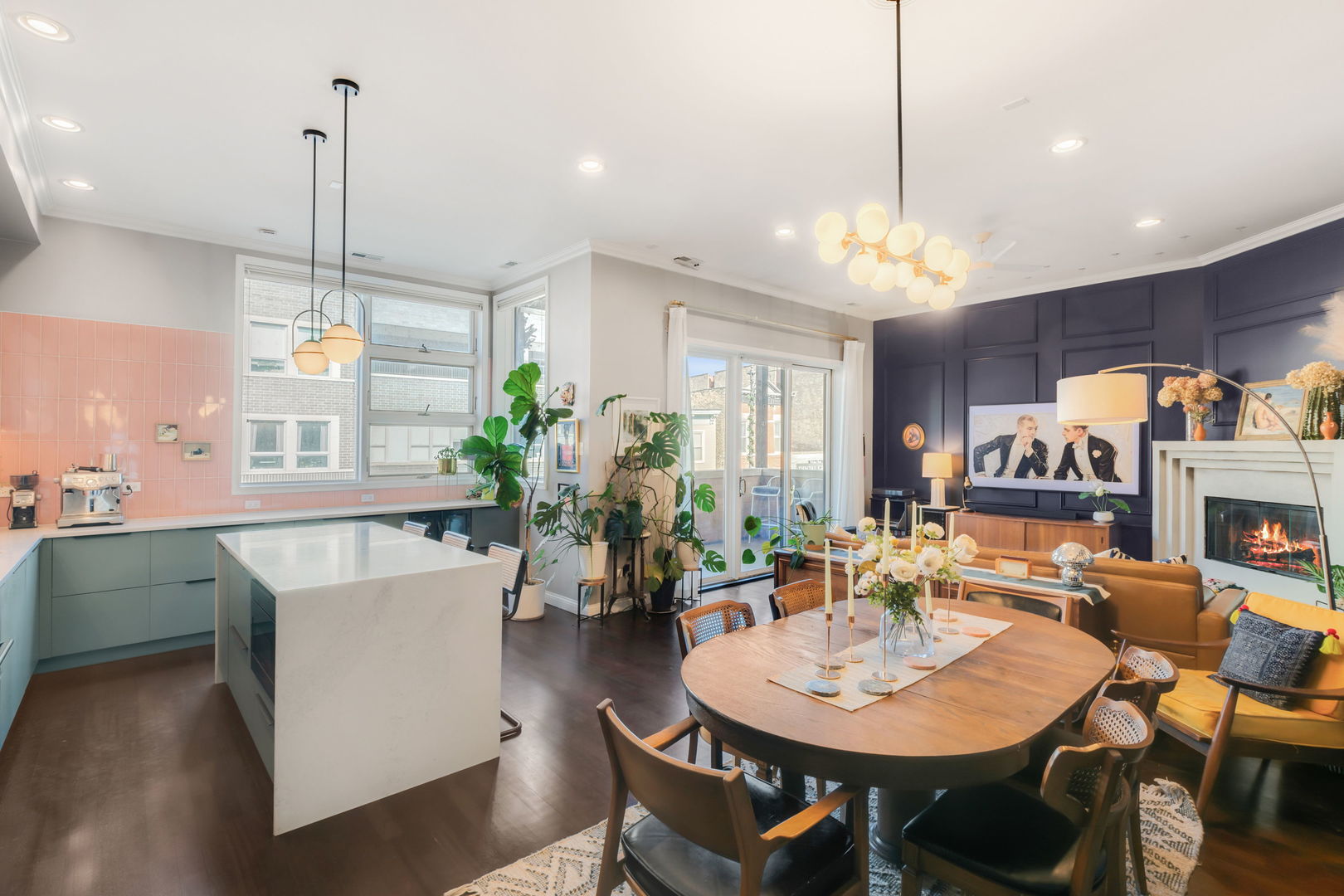 1555 N Wood Street Unit: 203